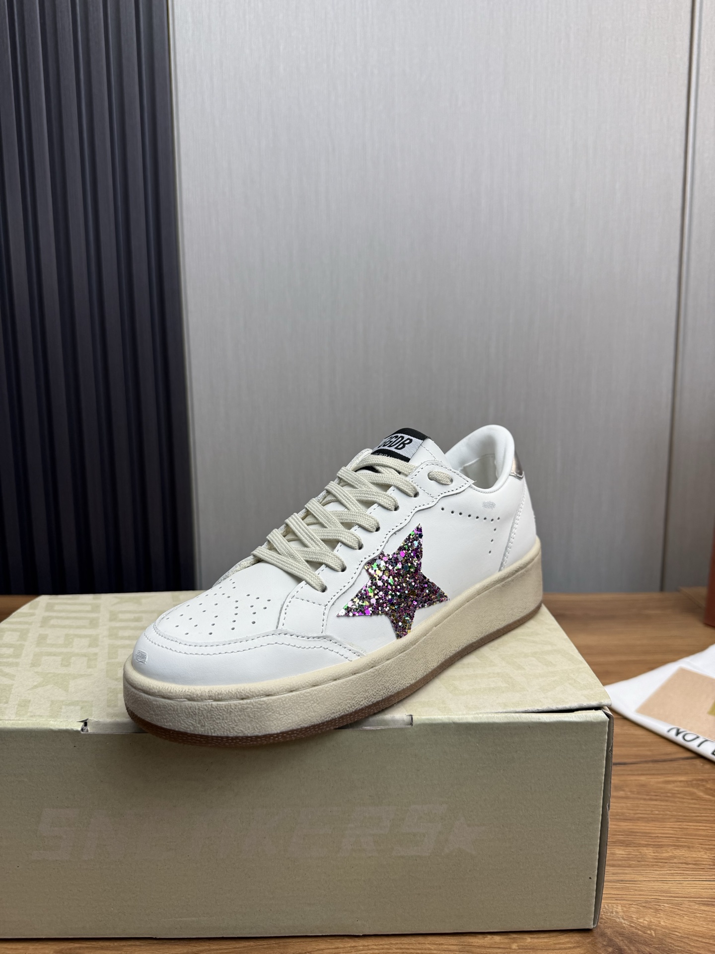 Golden Goose Glitter Star Leather Sneakers Distressed Fashion Shoes 1 Golden Goose Glitter Star Leather Sneakers Distressed Fashion Shoes
