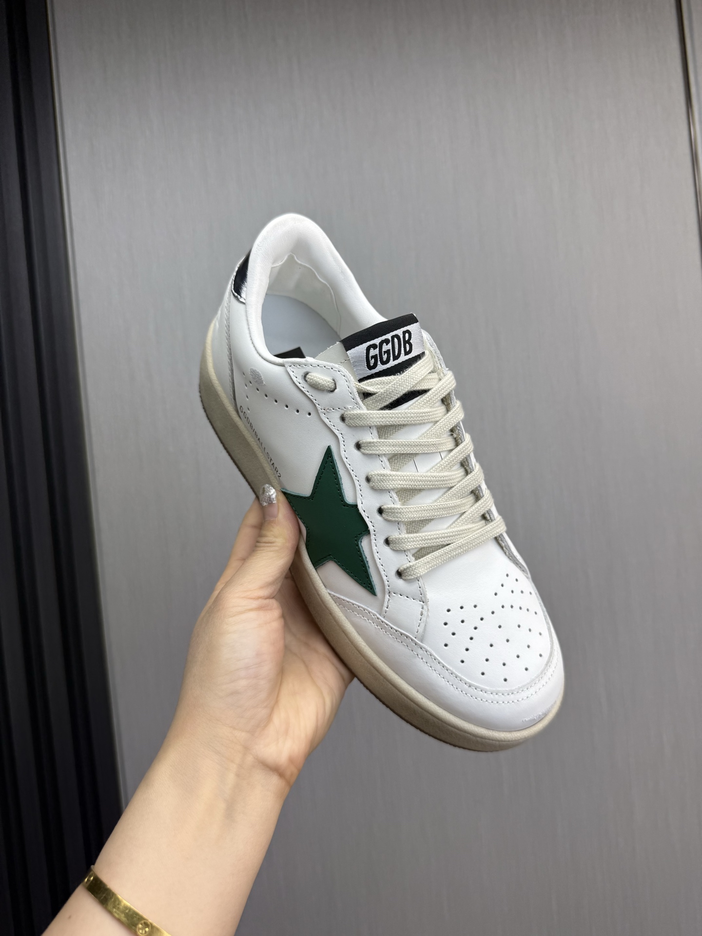 Golden Goose Leather Fashion Sneakers with Signature Star Design for Women 9 i1744141836359 2013 0 1