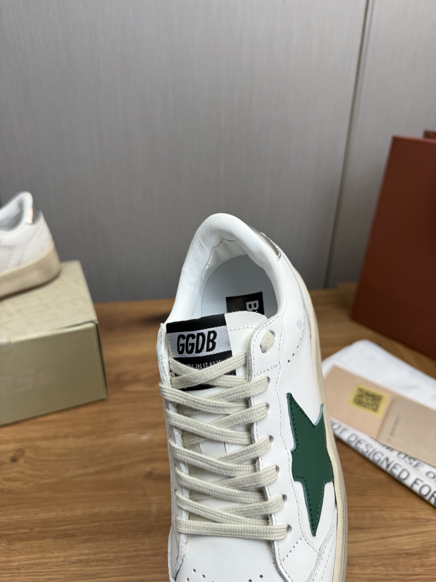 Golden Goose Leather Fashion Sneakers with Signature Star Design for Women 11 i1744141836411 33 0 9