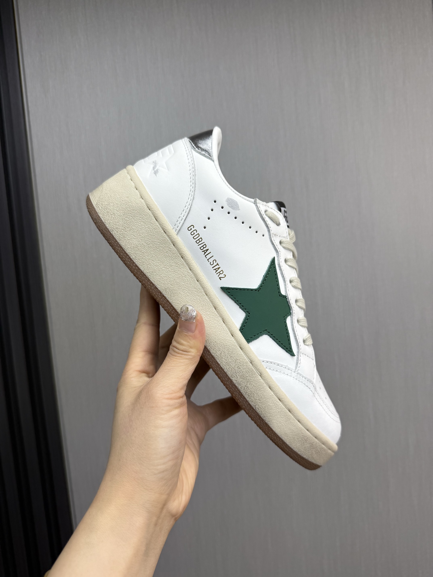 Golden Goose Leather Fashion Sneakers with Signature Star Design for Women 8 i1744141838357 6858 0 0
