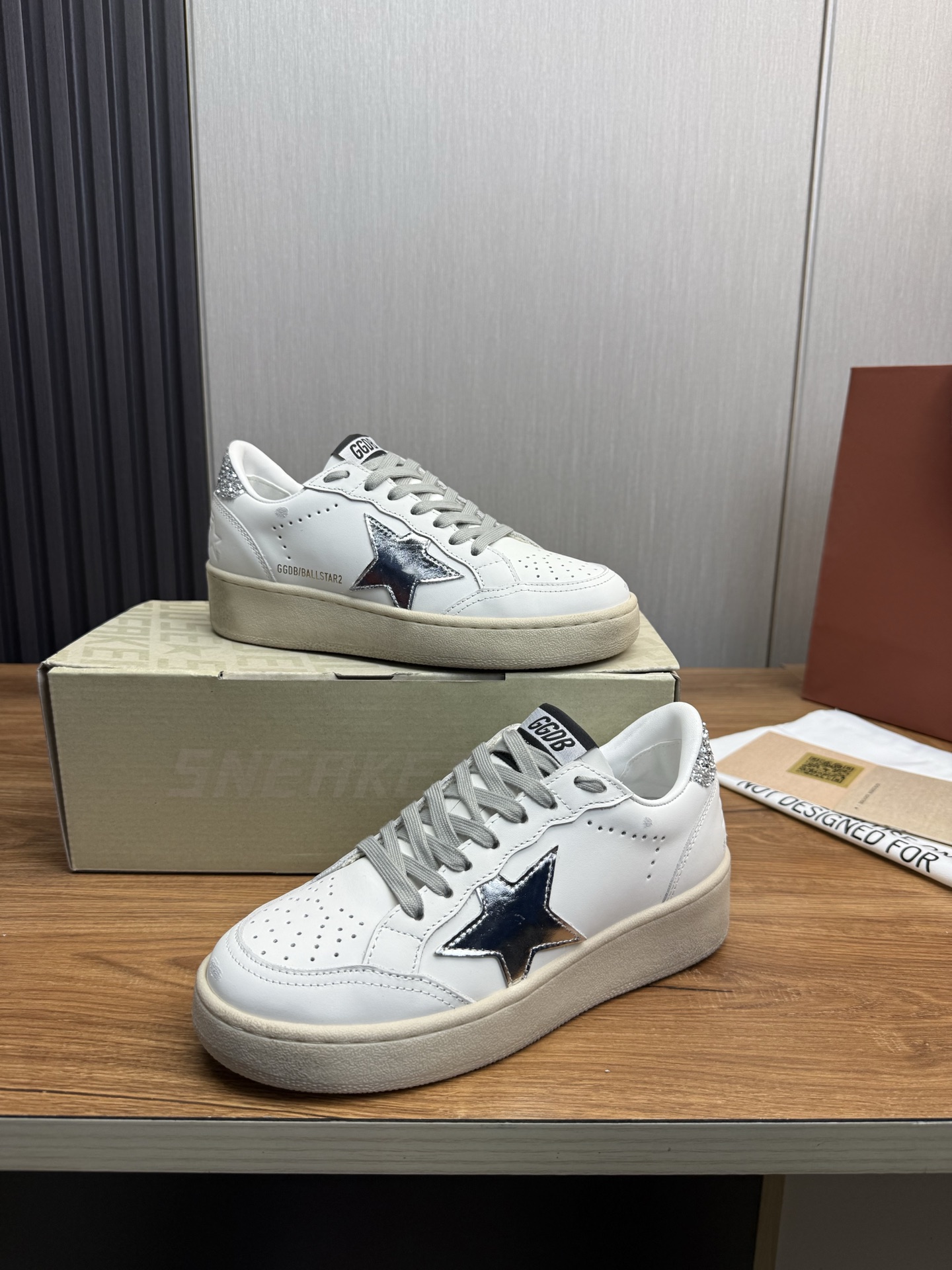 Golden Goose Leather Sneakers Fashionable Couple Shoes, Iconic Star Design 5 i1744141903446 4482 0 8