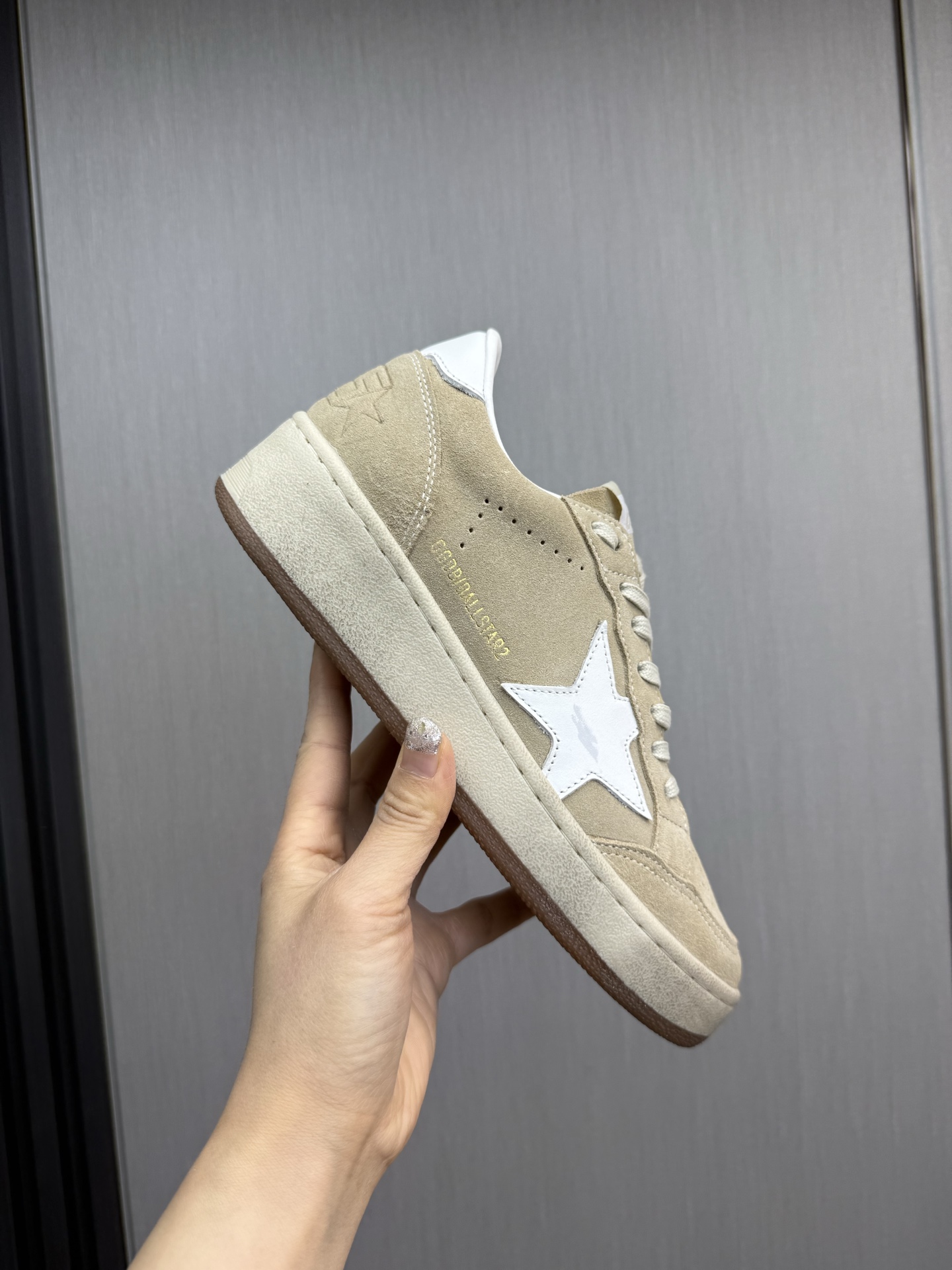 Golden Goose Ball Star Leather Sneakers-Handcrafted Distressed Style 8 i1744141964981 1977 0 1