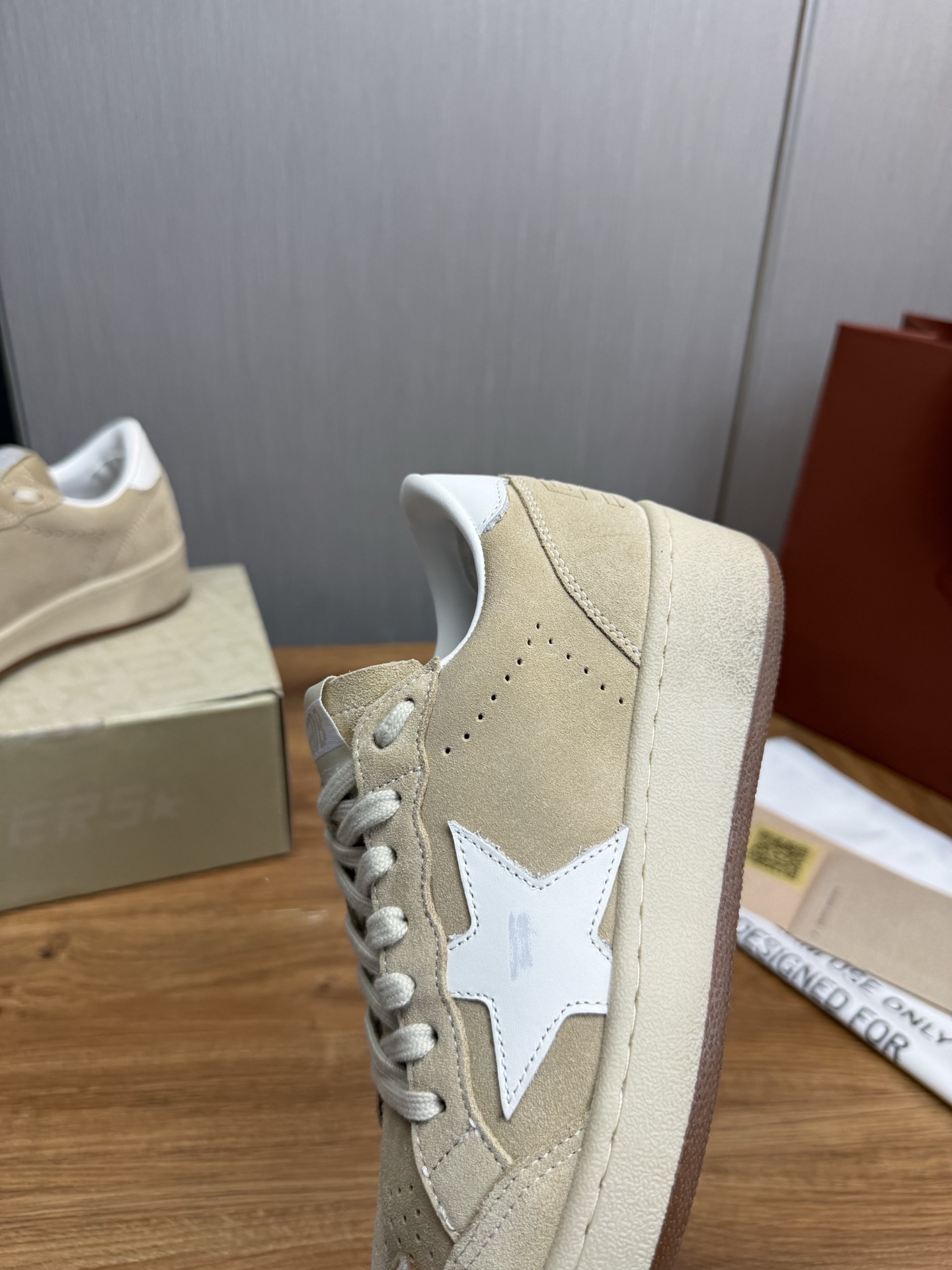 Golden Goose Ball Star Leather Sneakers-Handcrafted Distressed Style 10 i1744141966039 7041 0 9