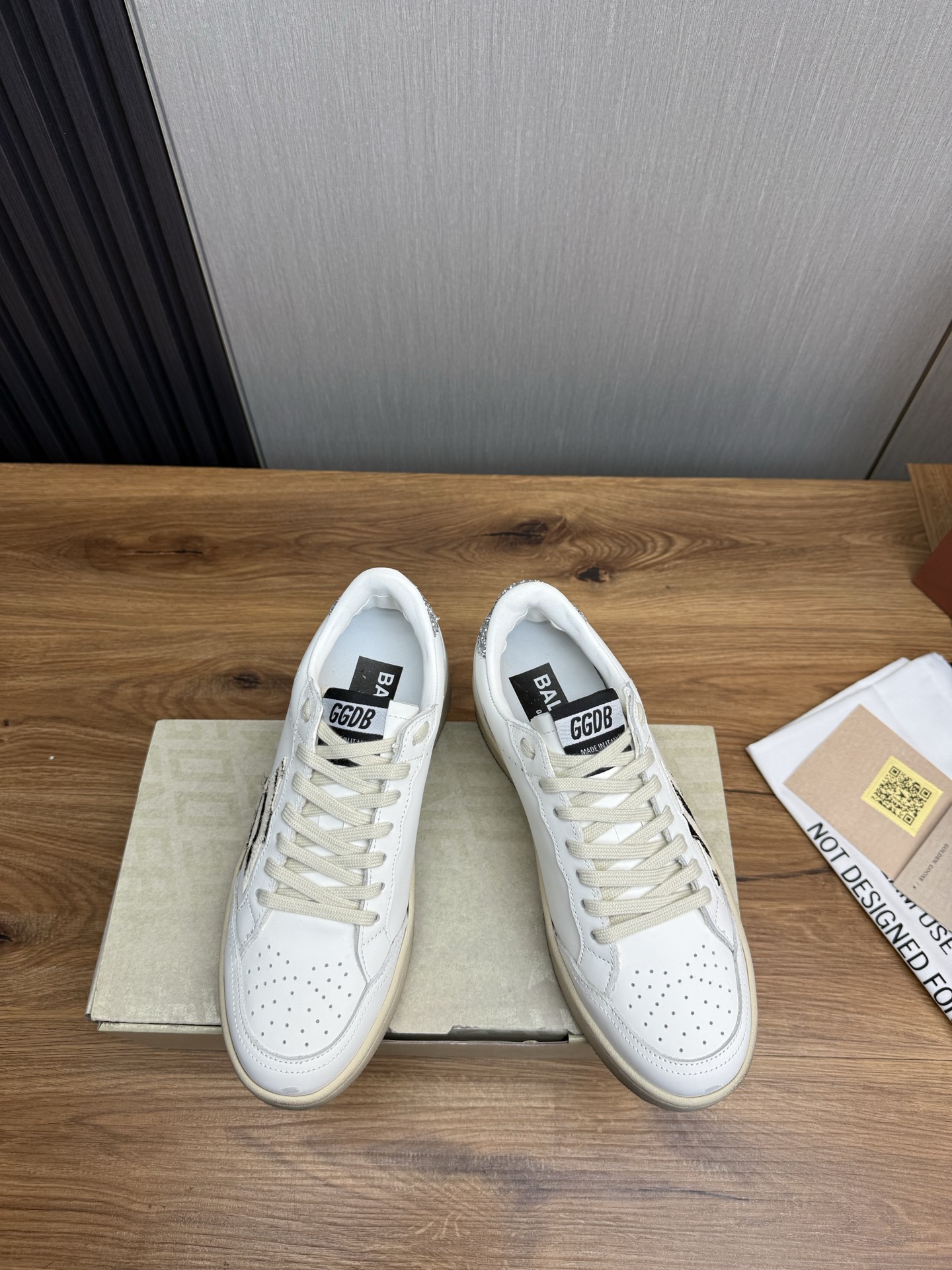 Golden Goose Sneakers with Zebra Star Patch - Iconic Style and Comfort 3 i1744141990804 4902 0 2