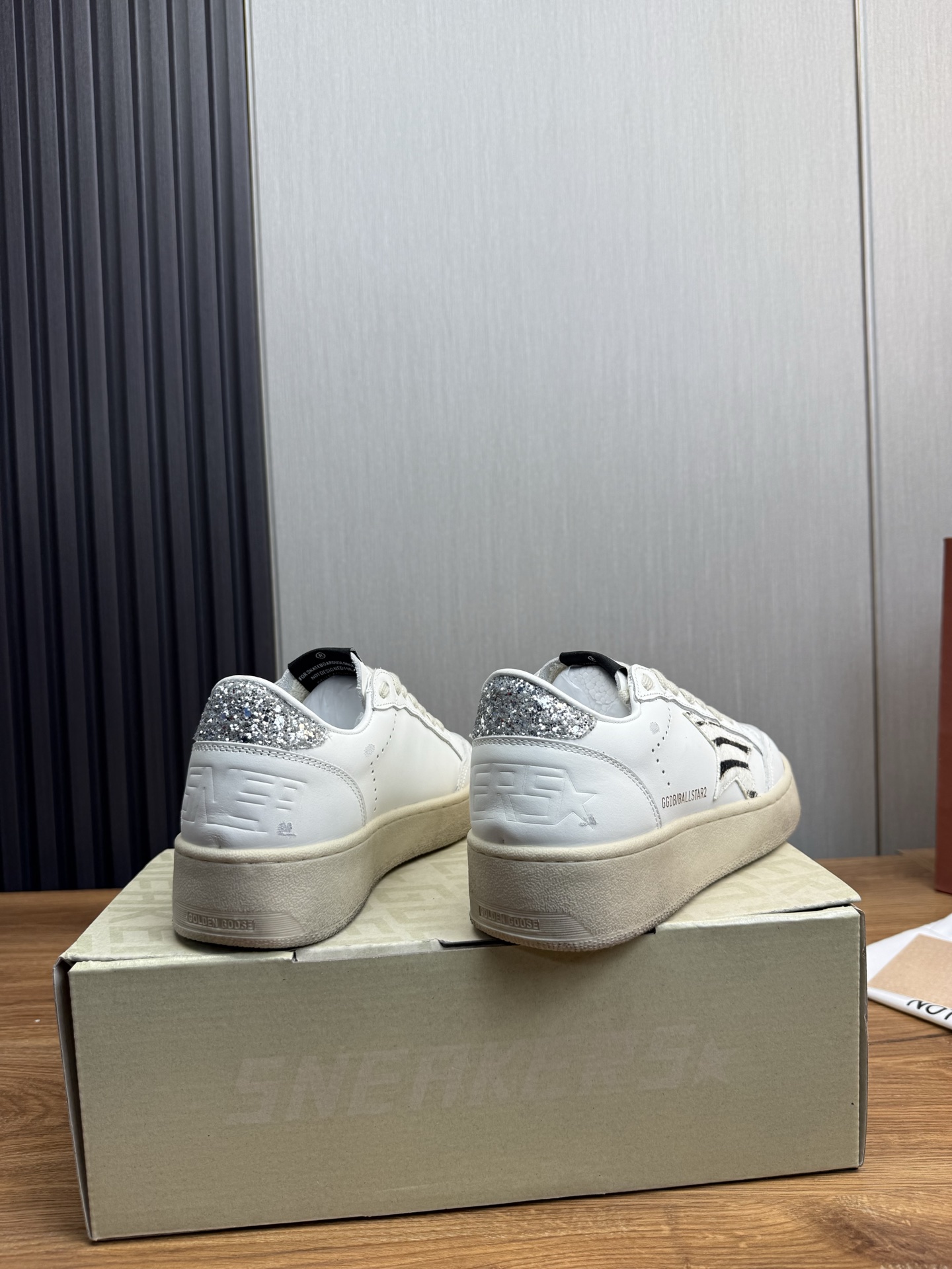 Golden Goose Sneakers with Zebra Star Patch - Iconic Style and Comfort 6 i1744141991696 858 0 6