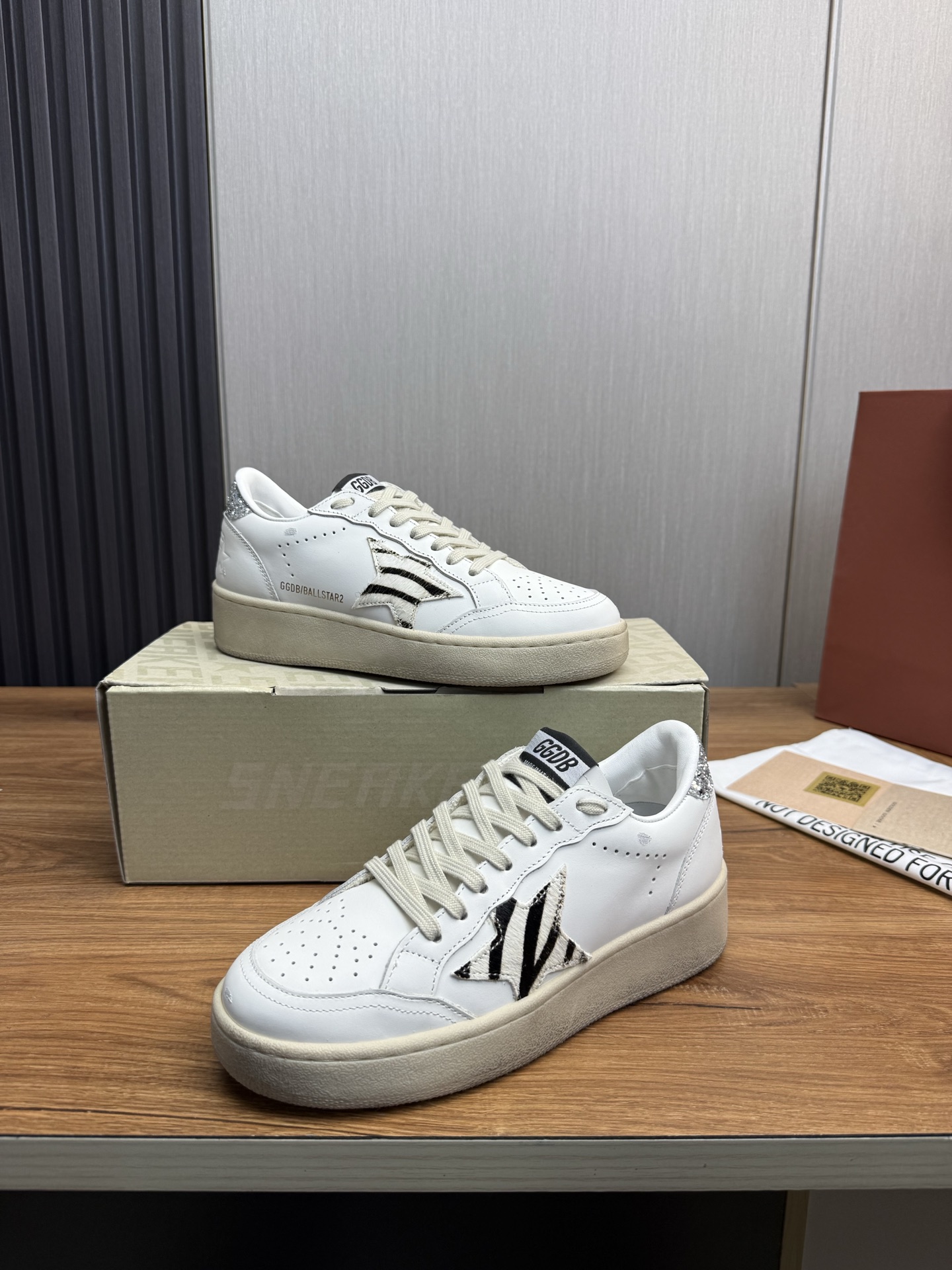 Golden Goose Sneakers with Zebra Star Patch - Iconic Style and Comfort 5 i1744141991731 7110 0 7