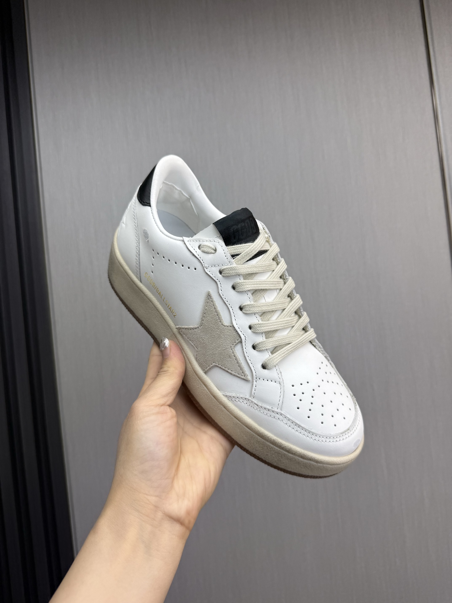 Golden Goose Leather Sneakers for Women - Iconic Star Design, Comfortable Fit 9 i1744142033373 9471 0 2