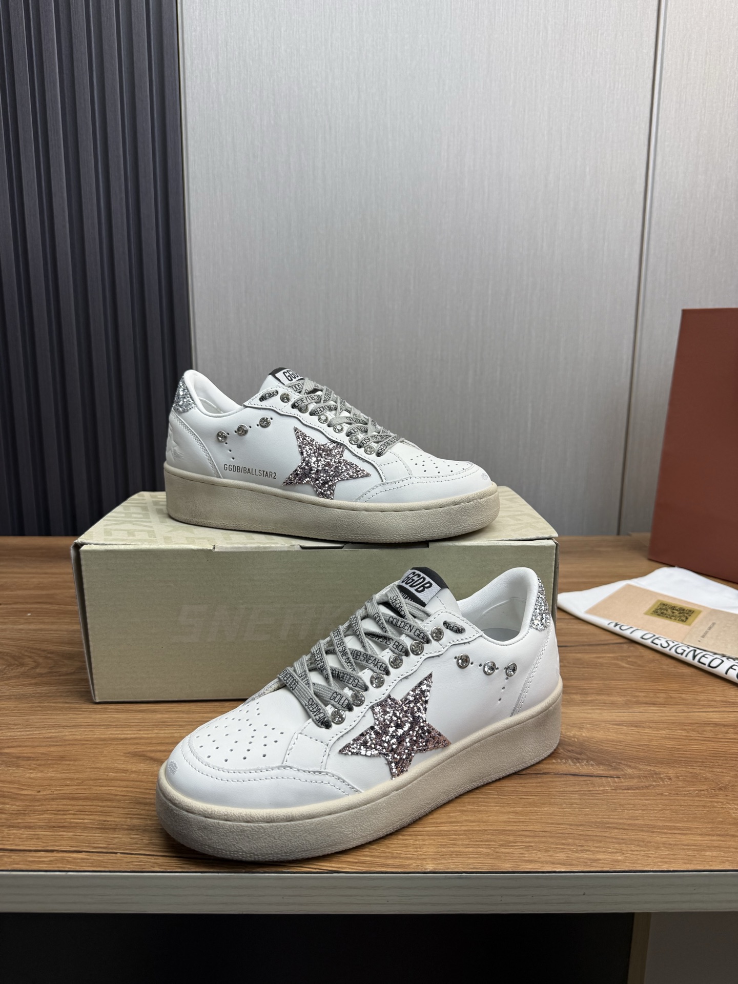 Golden Goose Ball Star Sneakers with Glitter Star - Iconic Style 5 i1744142238803 1519 0 8