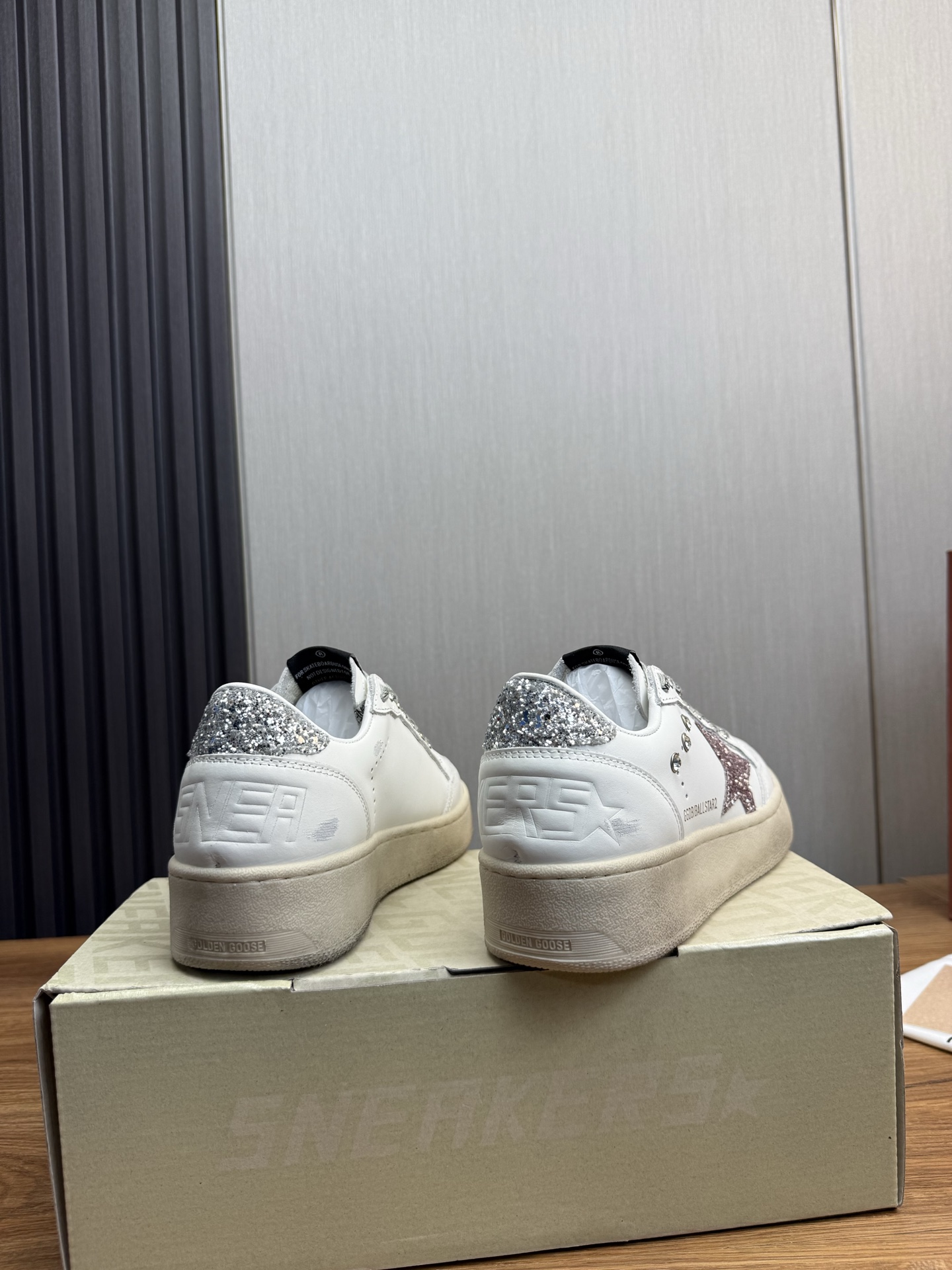 Golden Goose Ball Star Sneakers with Glitter Star - Iconic Style 6 i1744142239983 2561 0 7