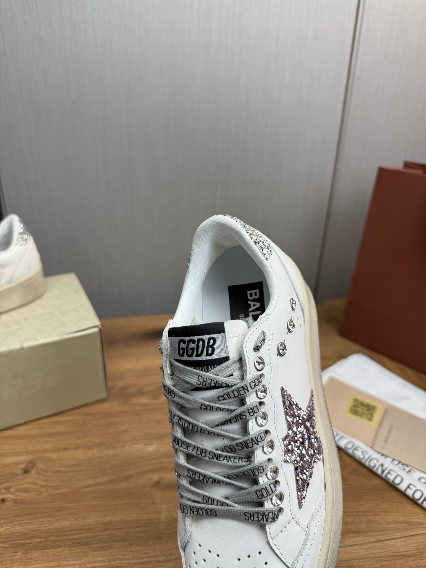 Golden Goose Ball Star Sneakers with Glitter Star - Iconic Style 11 i1744142240694 1309 0 10