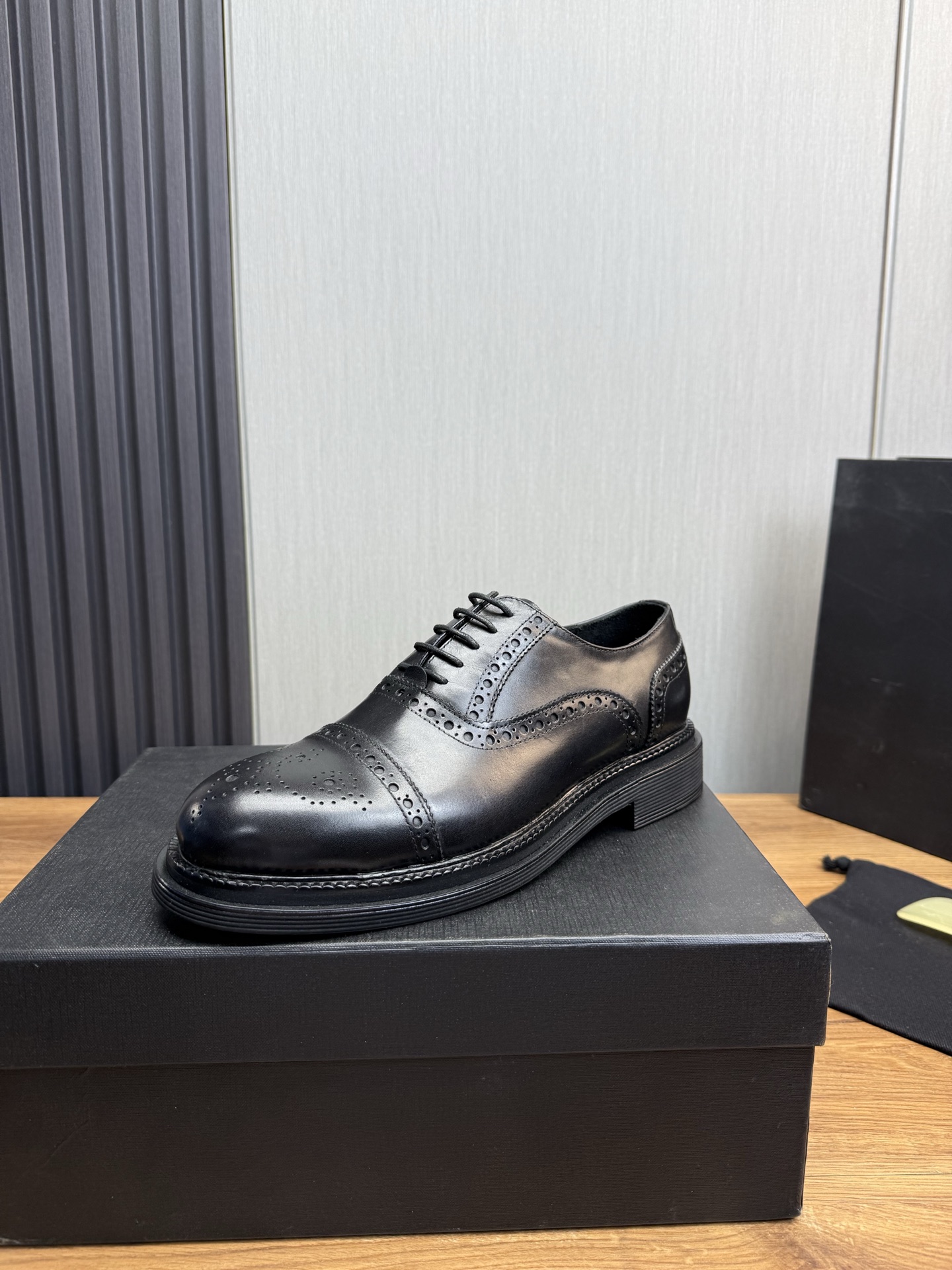 Dolce & Gabbana Men's Black Leather Oxford Dress Shoes, Sizes 39-44 5 i1744229086016 4077 0 12