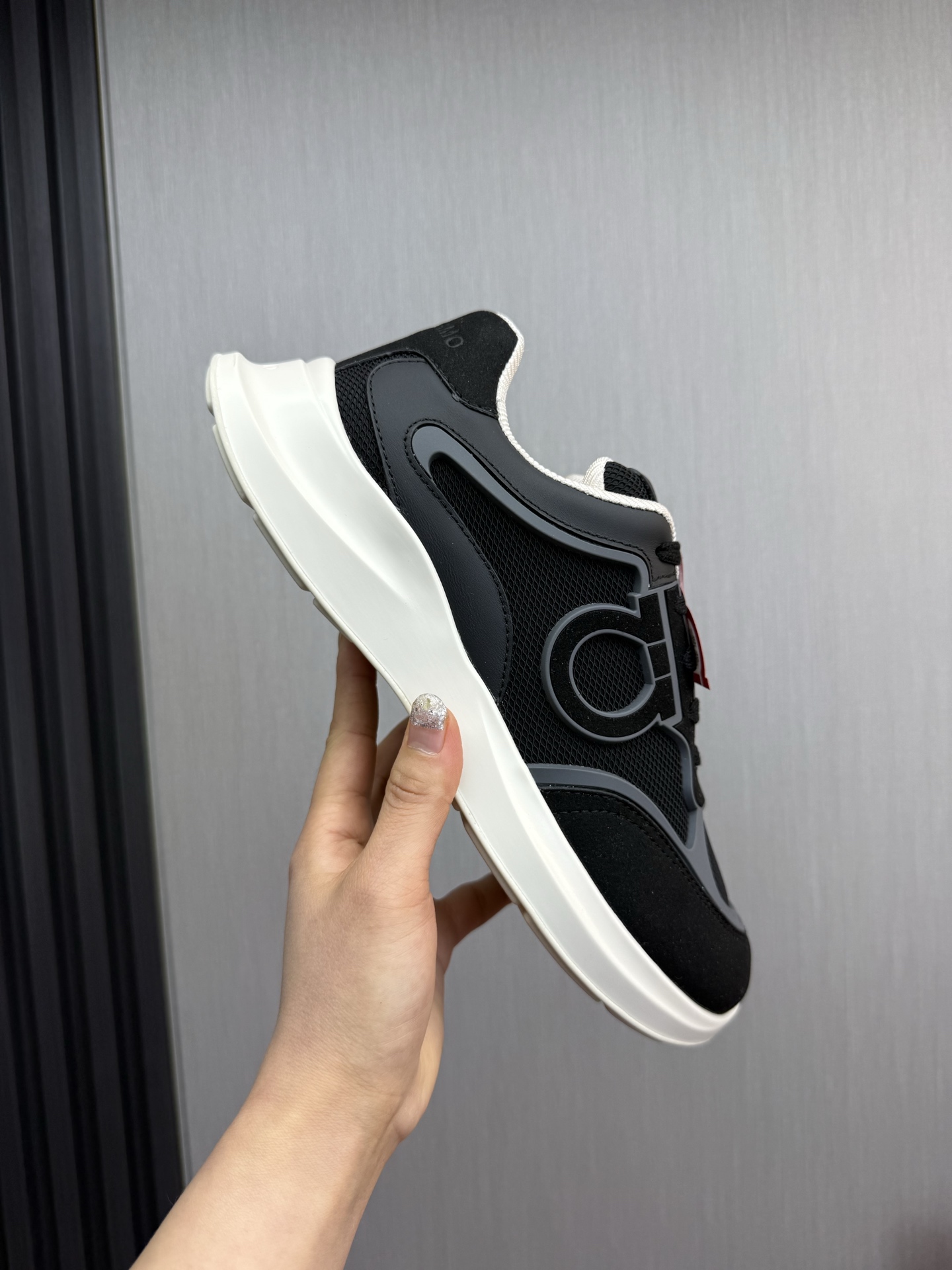 Salvatore Ferragamo Men's Luxury Leather Sneakers - Comfort and Style 8 i1744229622680 2799 0 2