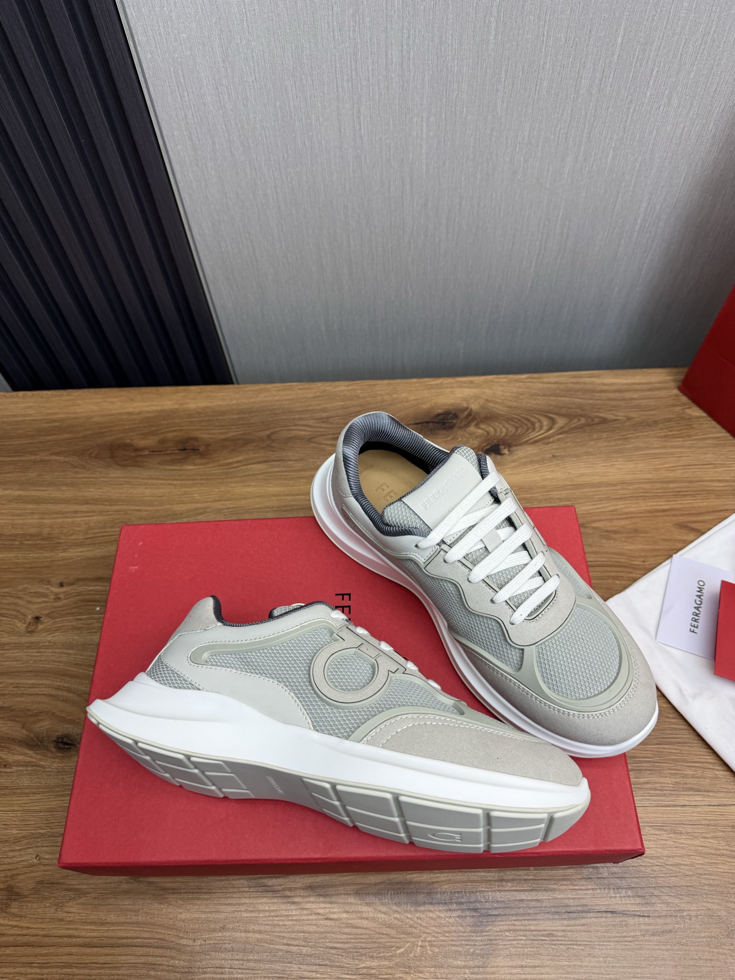 Salvatore Ferragamo Men's Gray Leather & Mesh Fashion Sneakers 7 i1744229666118 1418 0 5