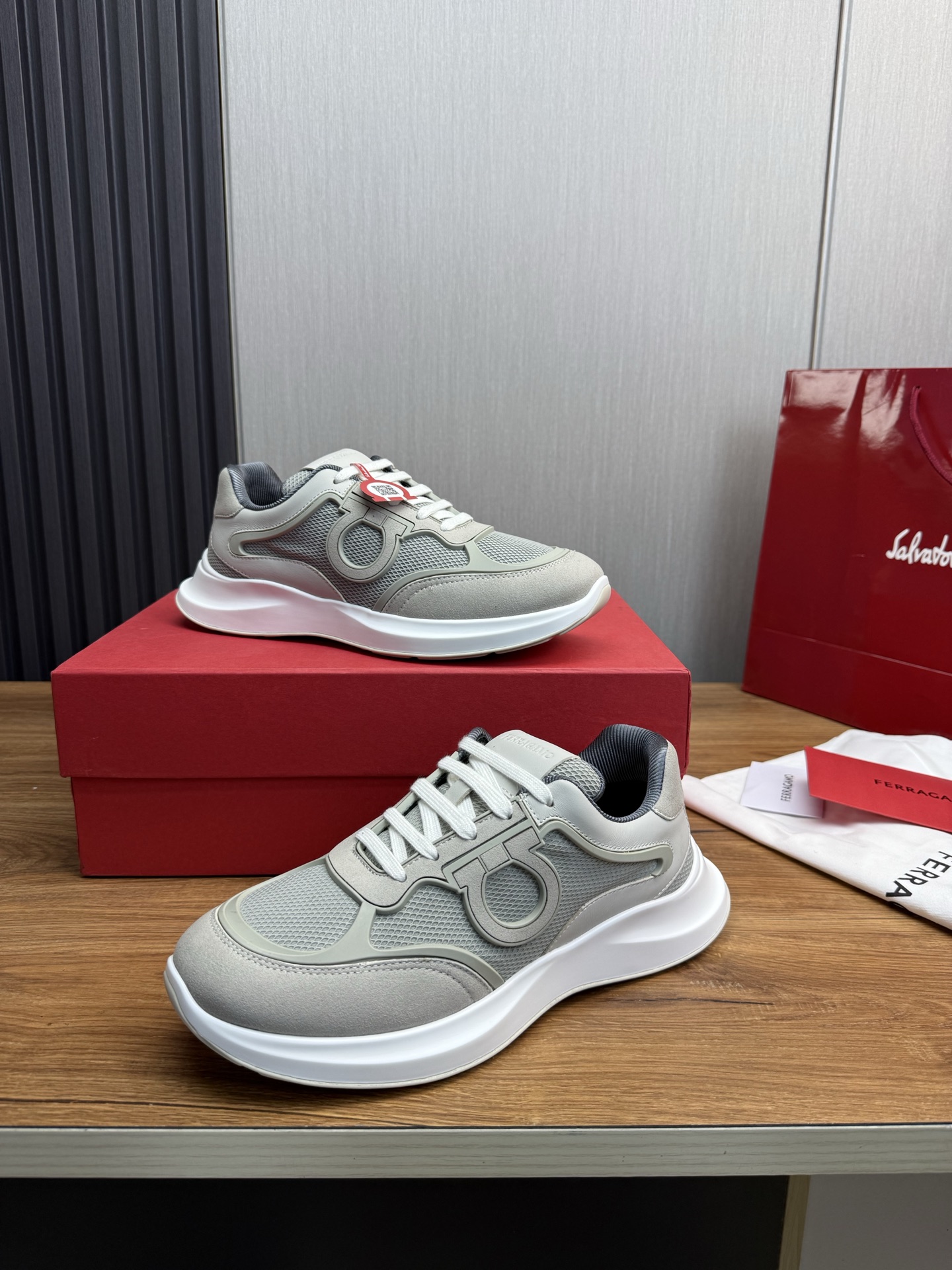 Salvatore Ferragamo Men's Gray Leather & Mesh Fashion Sneakers 5 i1744229667396 8065 0 8