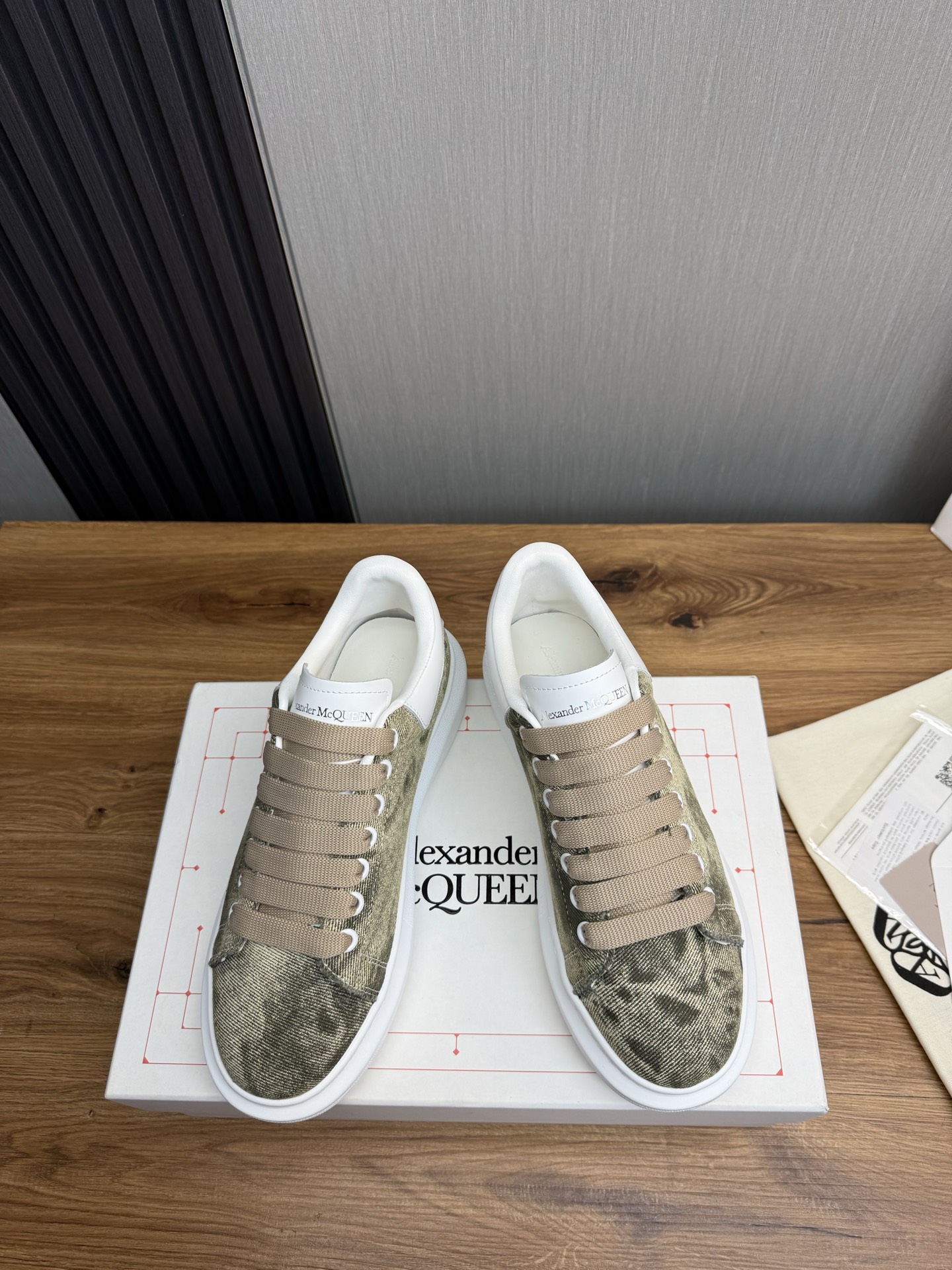 [McQueen Men