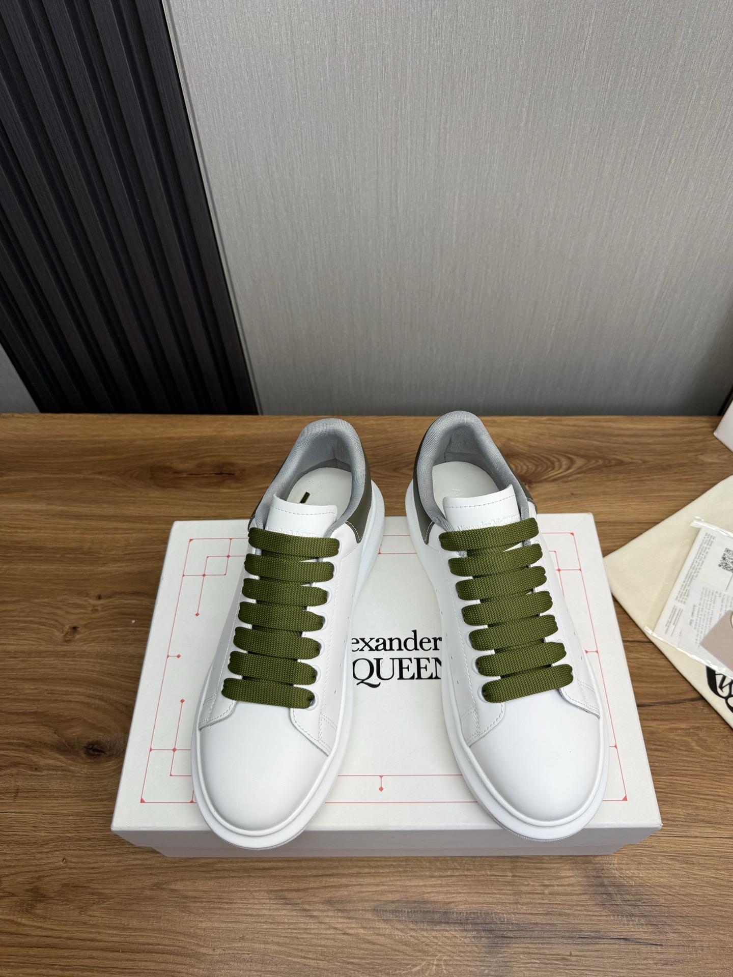 [McQueen Men