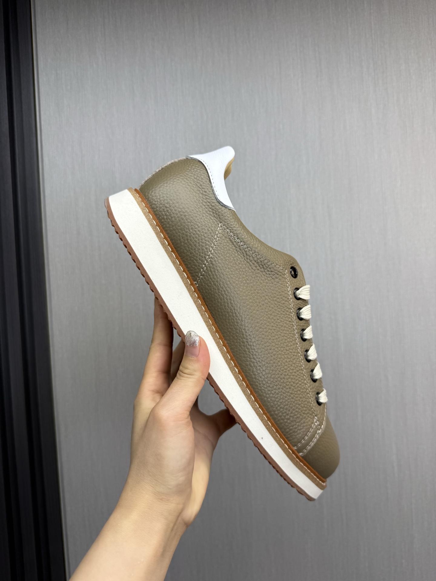 Brunello Cucinelli Men's Leather Sneakers - Stylish, Comfortable and Durable 8 i1744486231584 5899 0 1