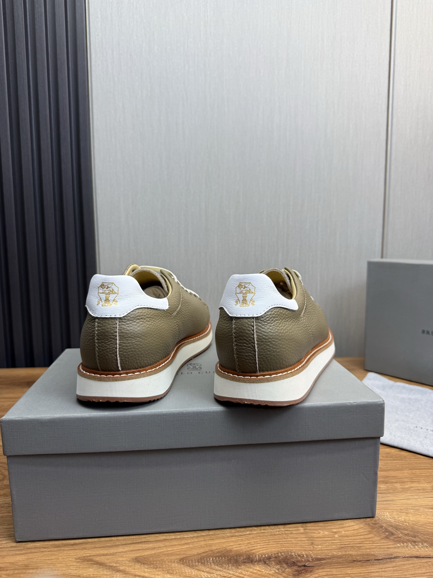 Brunello Cucinelli Men's Leather Sneakers - Stylish, Comfortable and Durable 6 i1744486231643 1334 0 7
