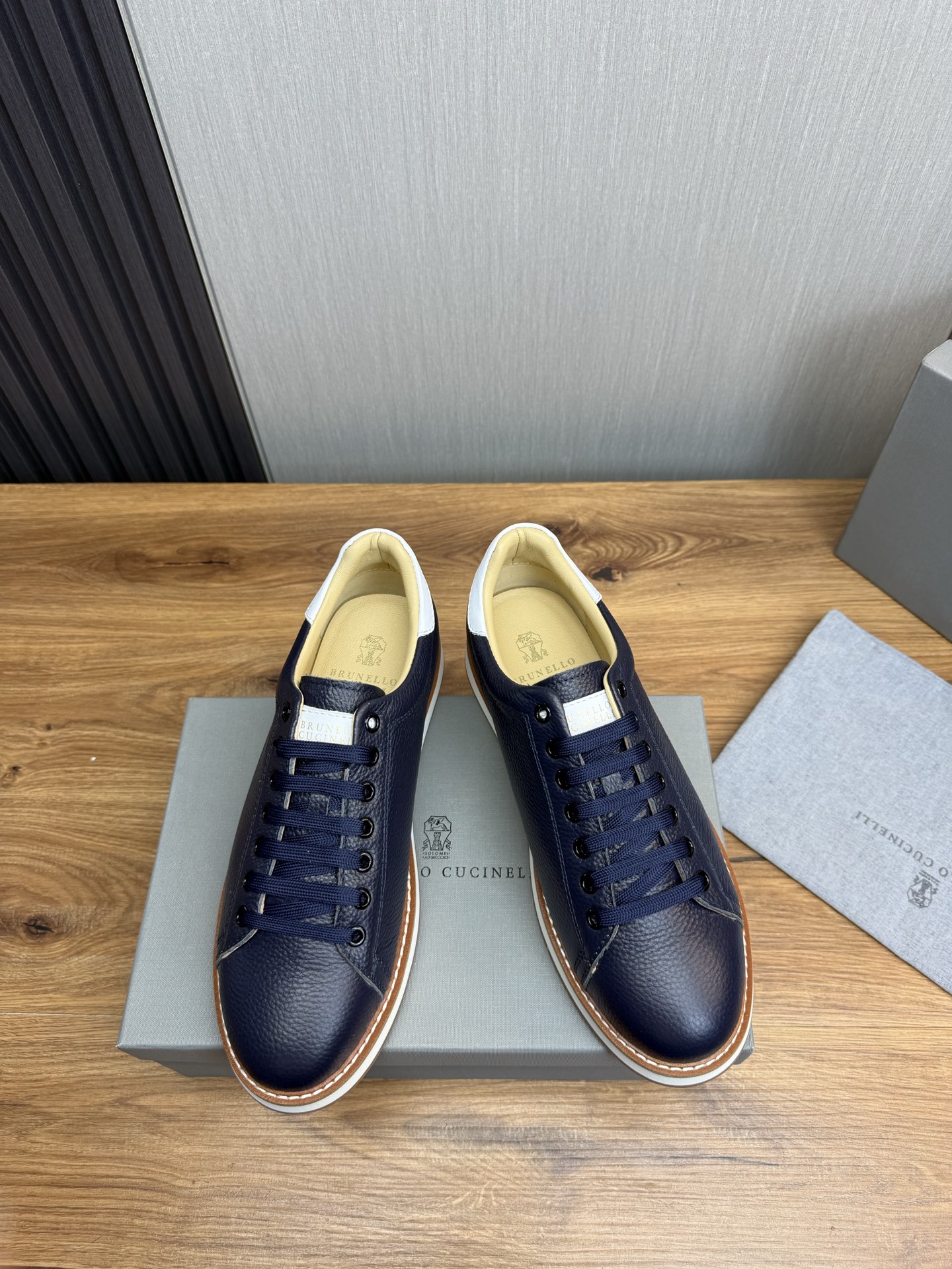 Brunello Cucinelli Leather Sneakers for Men - Stylish and Comfortable 3 i1744486307293 8095 0 3