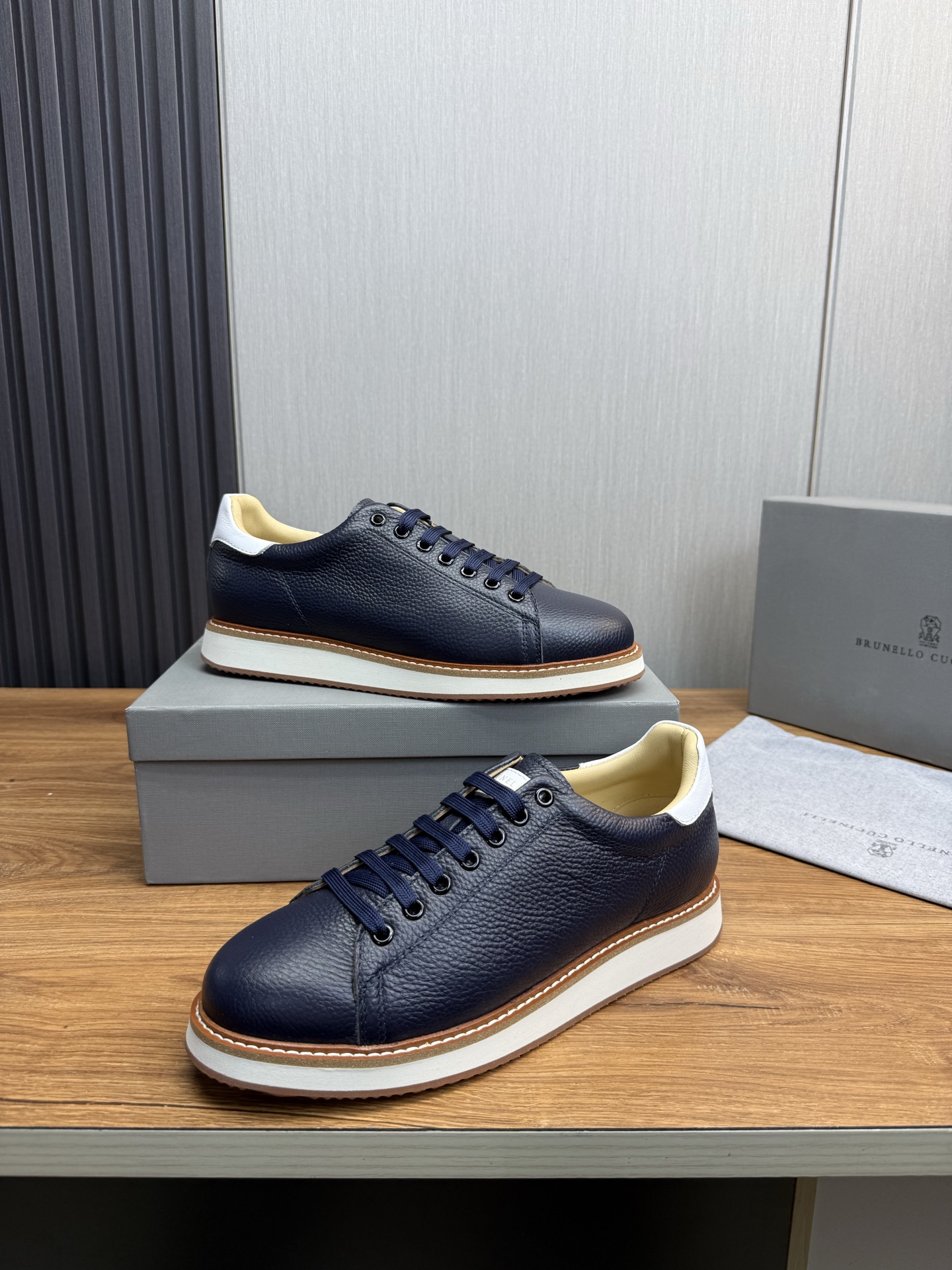 Brunello Cucinelli Leather Sneakers for Men - Stylish and Comfortable 5 i1744486309034 3048 0 8