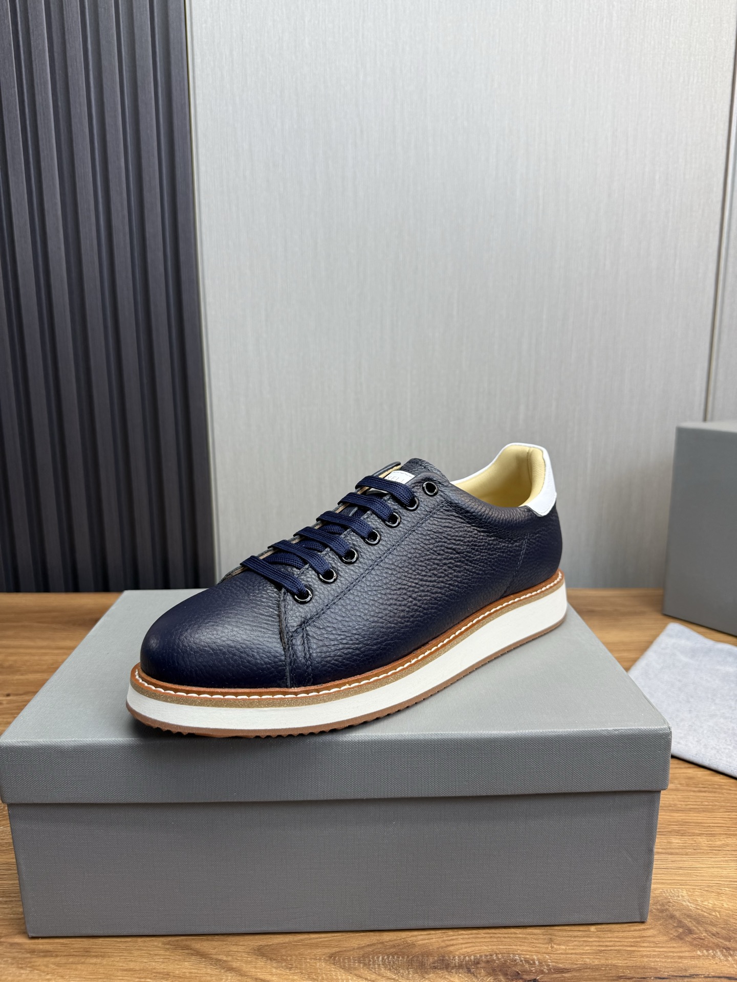Brunello Cucinelli Leather Sneakers for Men - Stylish and Comfortable 2 i1744486309055 7895 0 0