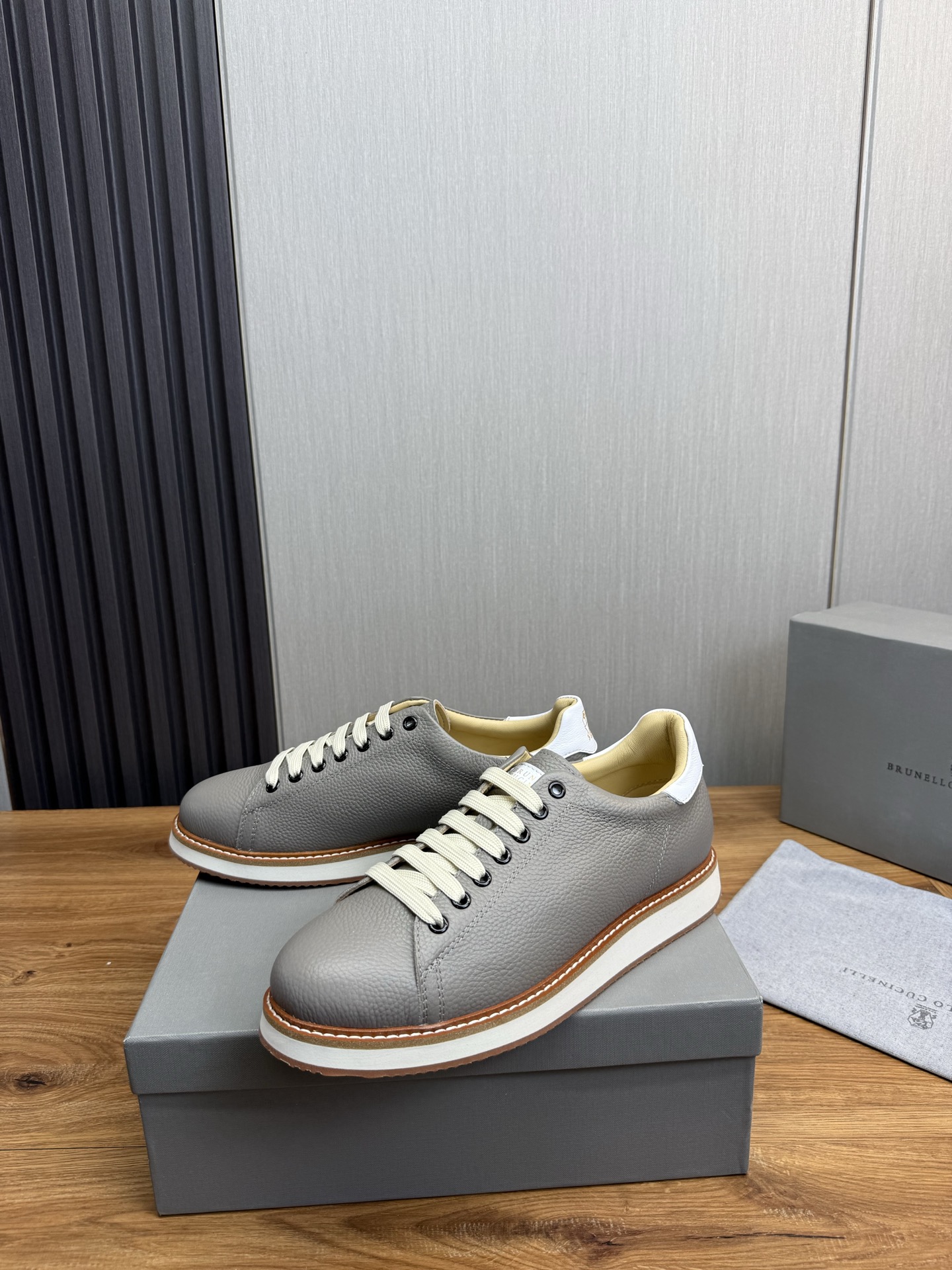 Brunello Cucinelli Men's Leather Lace-Up Sneakers, Breathable & Comfortable 4 i1744486636396 4103 0 5