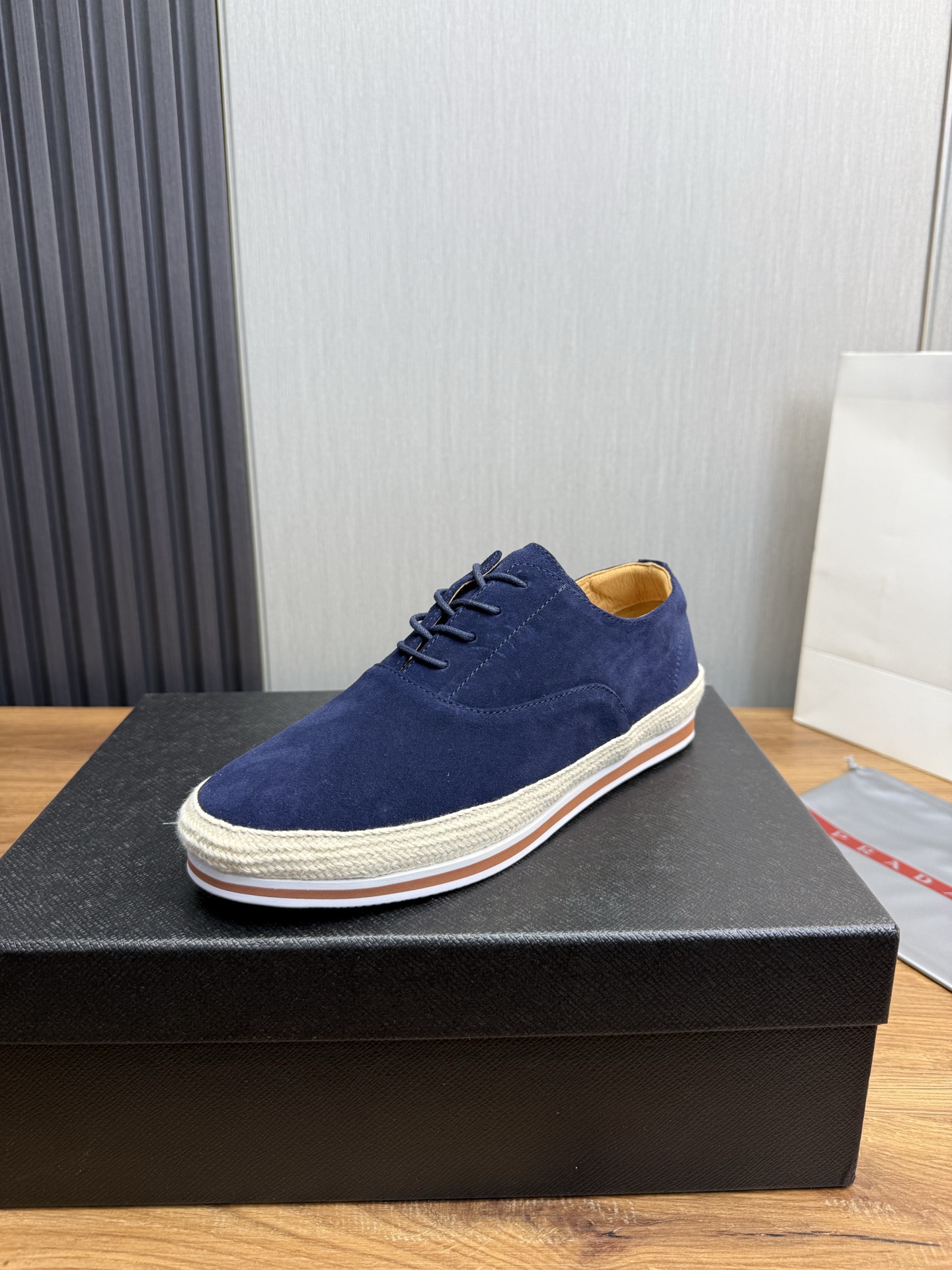 NO:278014,【PRAD* Prada】Commercial men's shoes, original matte cowhide   comfortable sheepskin inner lining Original special original bottom, 38-44,,prada,prada,cowhide,sheepskin19860909【PRAD*普拉达】专柜爆款男鞋,原版磨砂牛皮 舒适羊皮内里 原厂特供原版底,38-44,,prada,prada,cowhide,sheepskin,Men's shoes