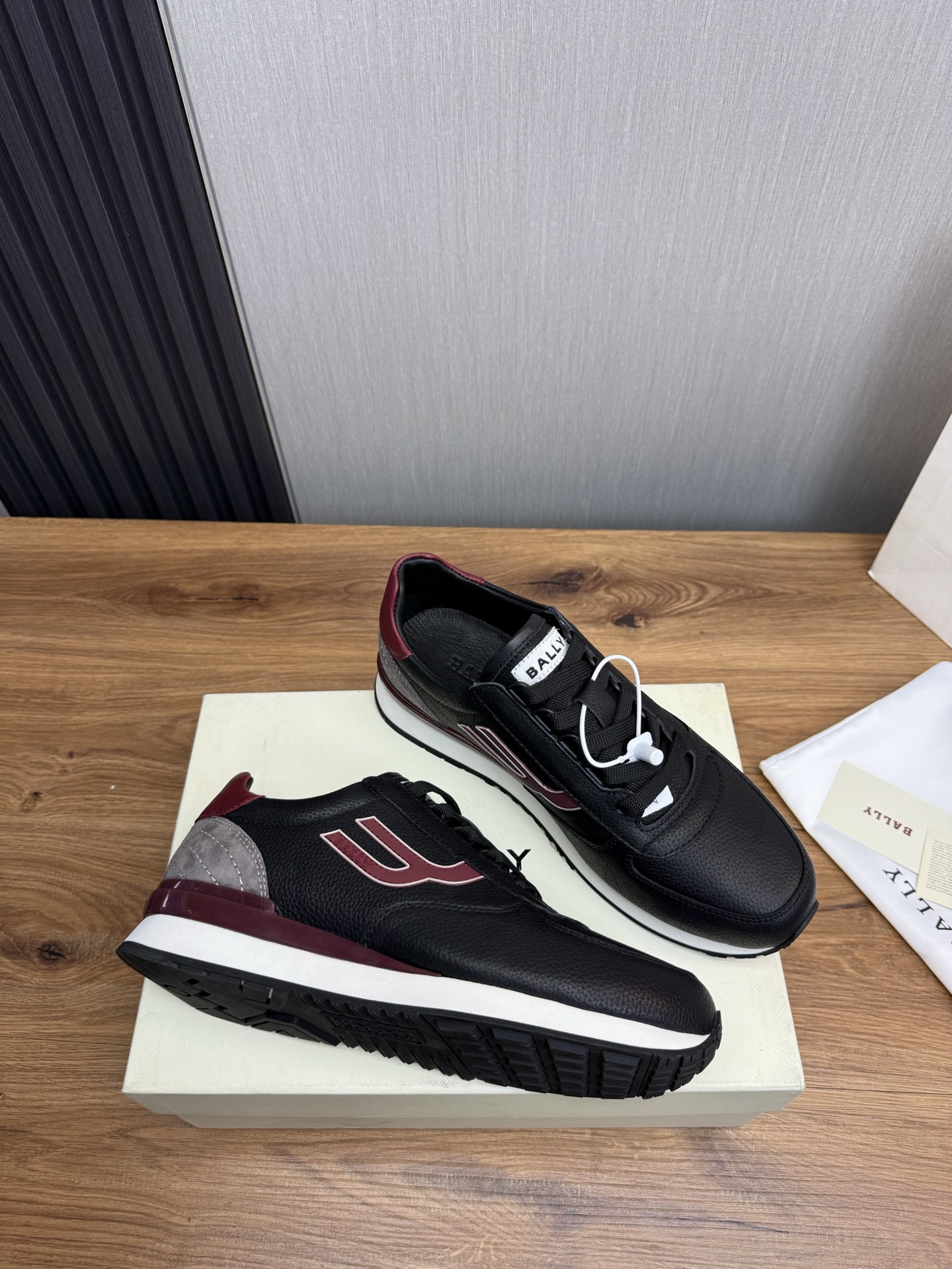 Bally Men's Leather Lightweight Sneakers - Comfortable & Stylish Design 6 i1744744518073 3524 0 4