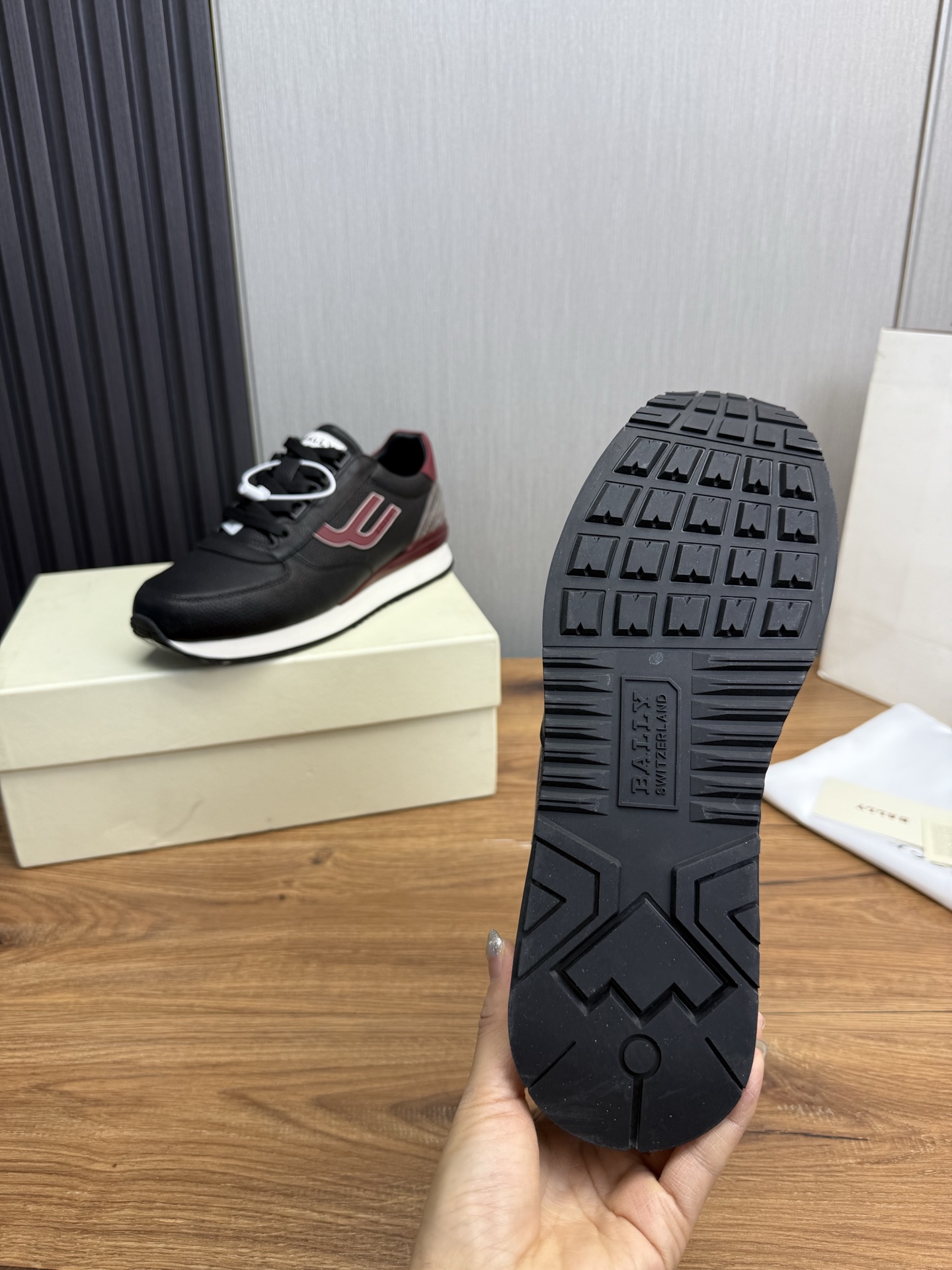 Bally Men's Leather Lightweight Sneakers - Comfortable & Stylish Design 10 i1744744518105 6956 0 9