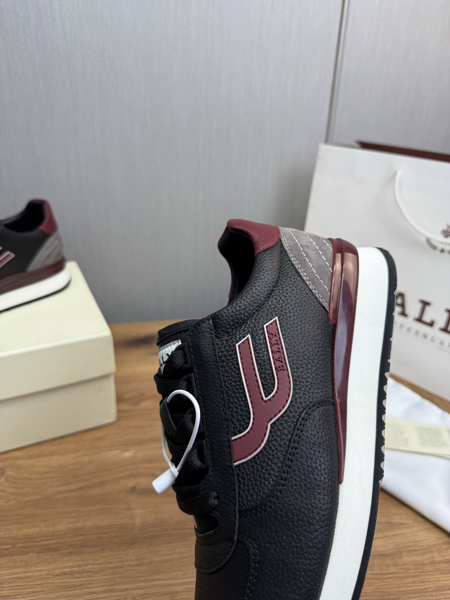 Bally Men's Leather Lightweight Sneakers - Comfortable & Stylish Design 9 i1744744518135 4803 0 8