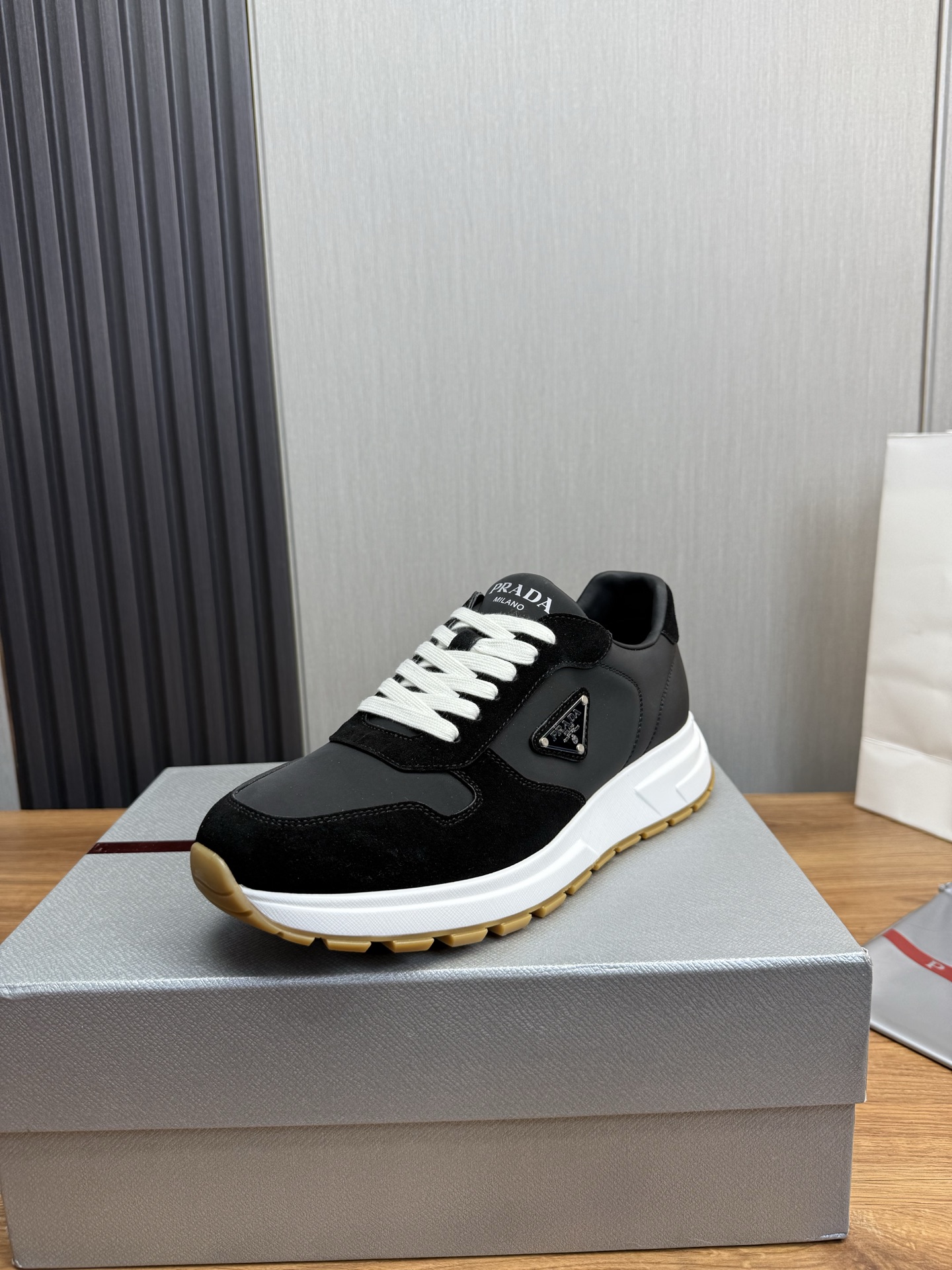 NO:279338,【PRADA Prada】The official website of hot men's shoes is synchronized with original cowhide fabric   cowhide inner, 1 to 1 replica, original original bottom, 38-45 (45. Custom made without return or exchange),, prada, prada, cowhide19860909【PRADA普拉达】爆款男鞋出货官网同步原版牛皮面料 牛皮内里,1比1复刻 ,原厂原版底,38-45（45.定做不退换）,,prada,prada,cowhide,Men's shoes