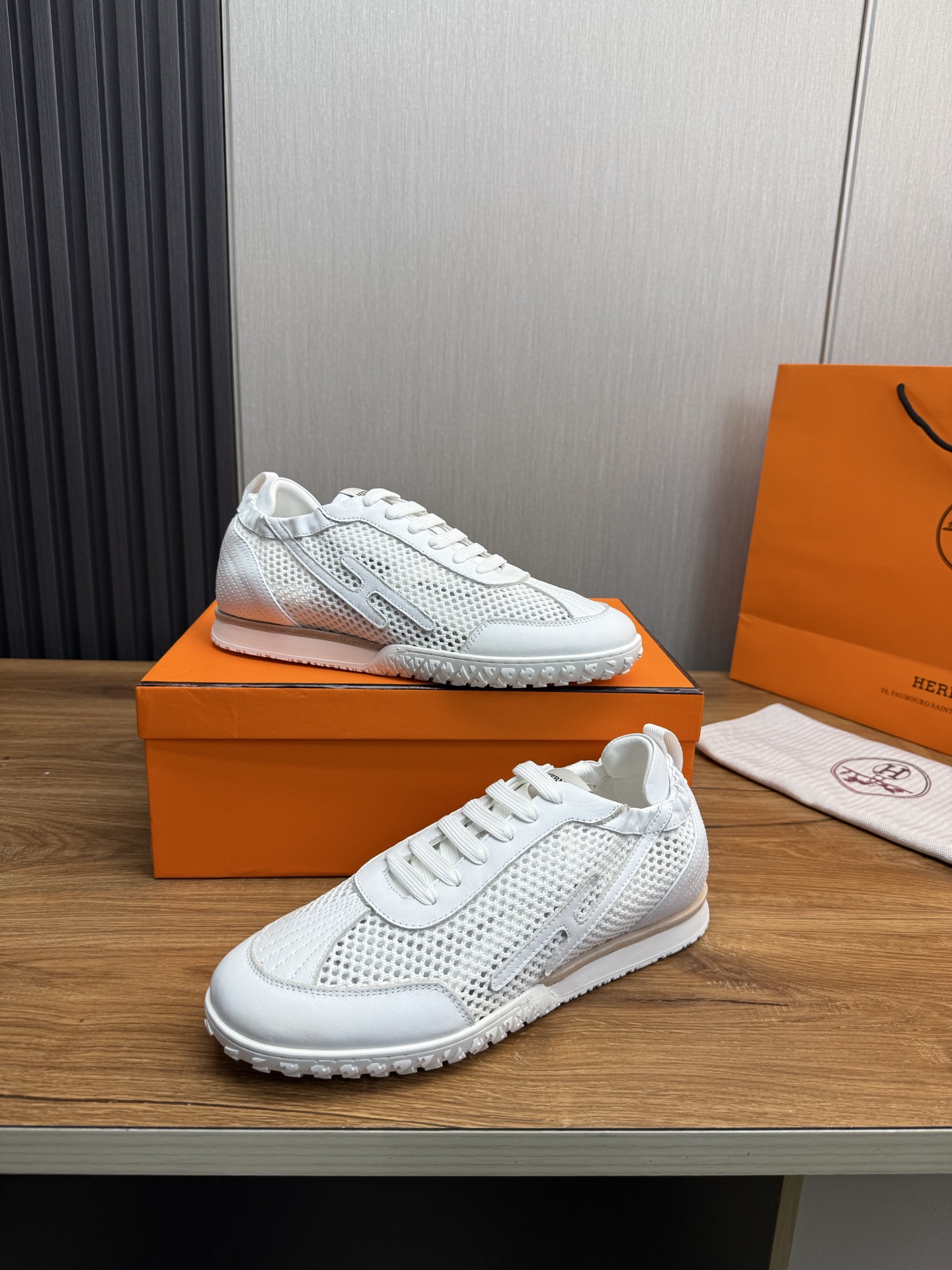 Hermes White Leather Sneakers for Men, Breathable Mesh, Lightweight Sole 5 i1745091948254 2589 0 8