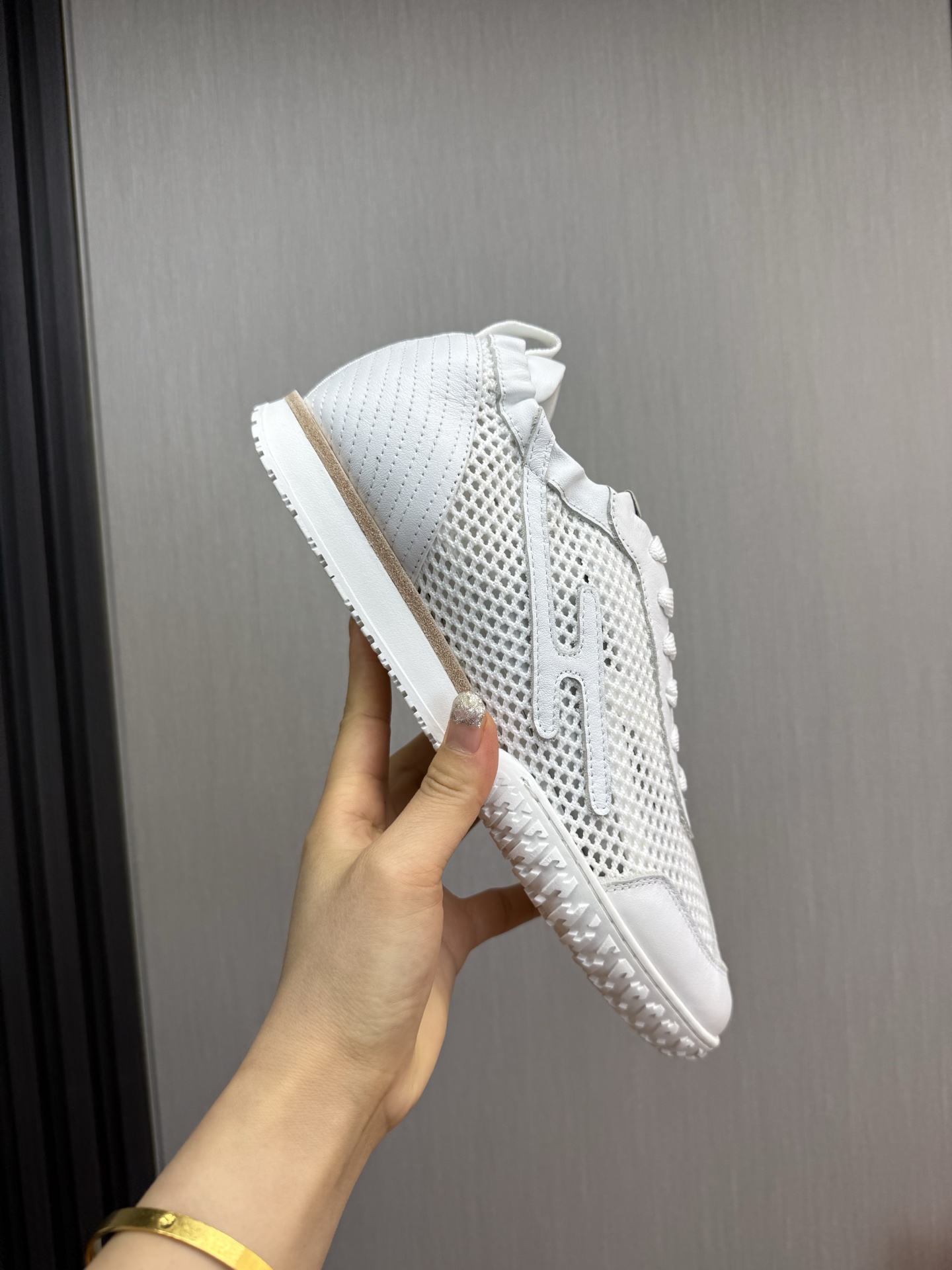 Hermes White Leather Sneakers for Men, Breathable Mesh, Lightweight Sole 8 i1745091948339 3500 0 1