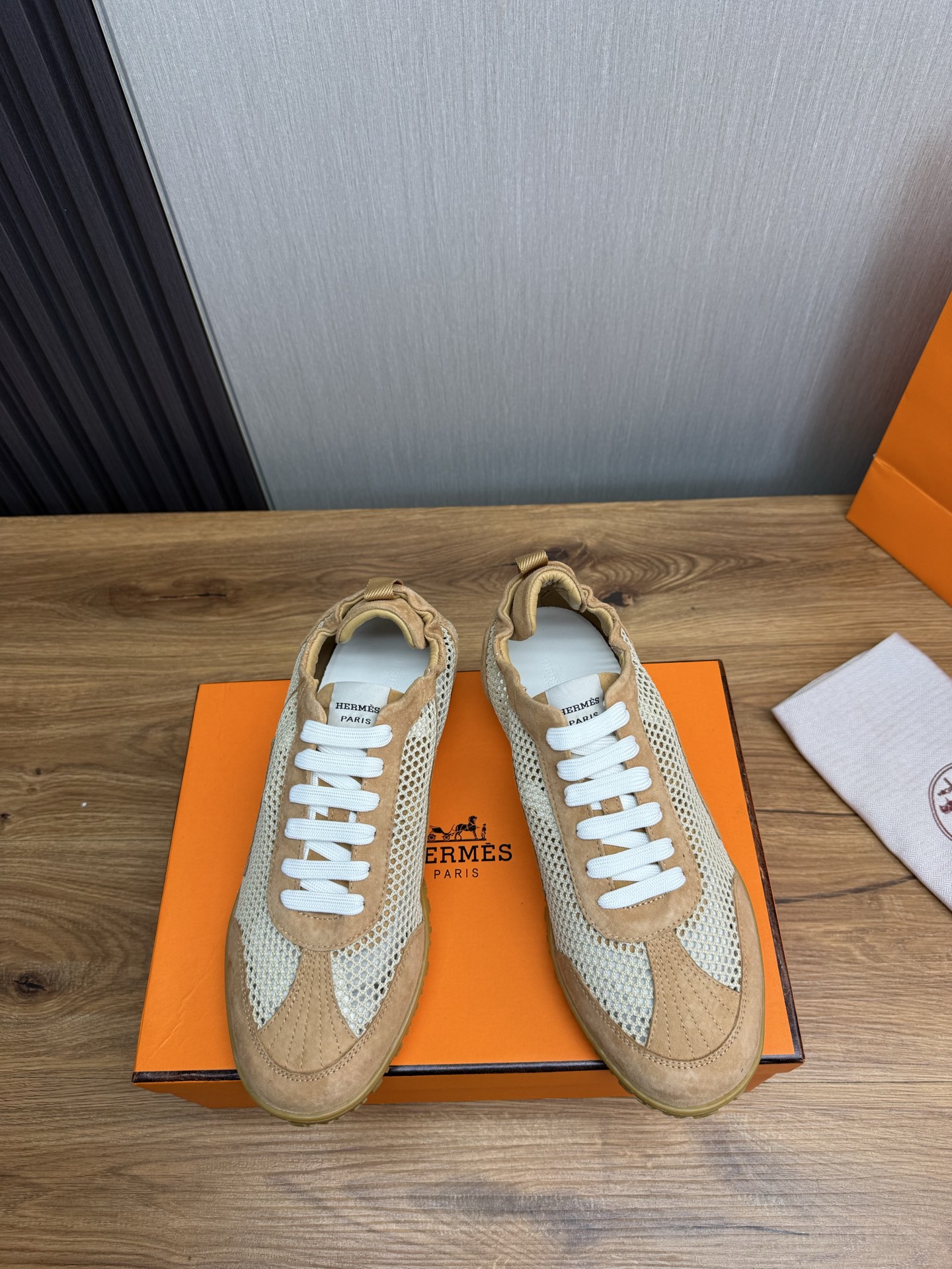 Hermes Men's Sneakers in Beige Leather and Mesh - Sizes 38-44 Available 3 i1745092080480 687 0 3
