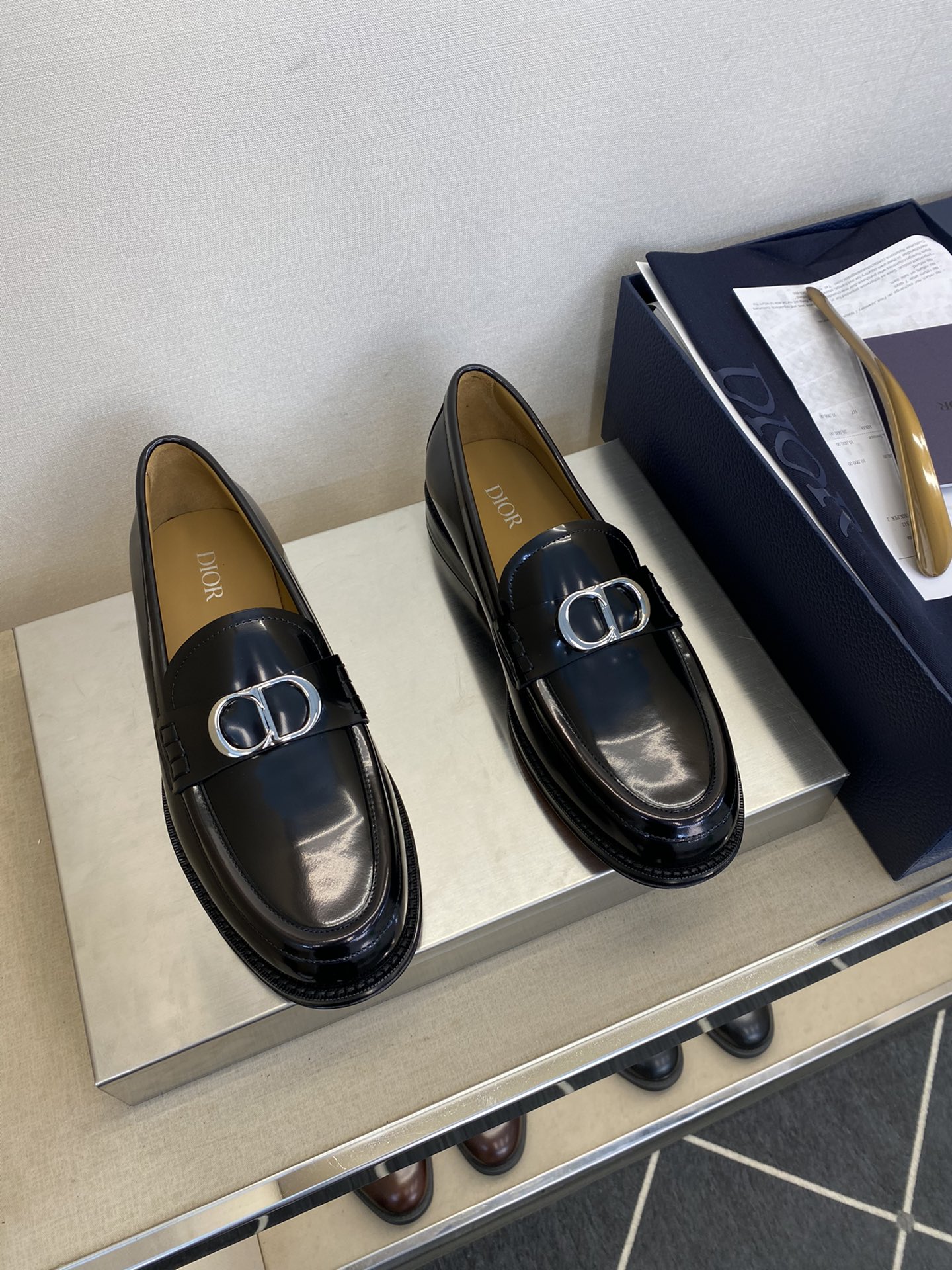 NO:279557,【Di*r】Dior. Top crafts, fashionable formal clothing leather bottom, regular size 39-44, (6.5-9) will be released simultaneously!  goods!  Top-level handicrafts [Strong] Italy imported raw leather calf (super texture and feel), imported calf leather inside, and imported leather genuine leather bottom!  !  Super ritual sense!  Gentlemanly style!  38,45,46, Custom made non-return, dior, cowhide, Leather soles19860909【Di*r】迪奥. 顶尖工艺品 时尚正装皮底 正码39一44,(6.5一9) 同步发售！货！顶级手工艺[强]意大利全面进口原皮料小牛(超强质感、手感),内里进口小牛皮,全进口皮丕真皮大底！！超级仪式感！绅士风！38,45,46,订做不退换,,dior,cowhide,Leather soles,Men's shoes
