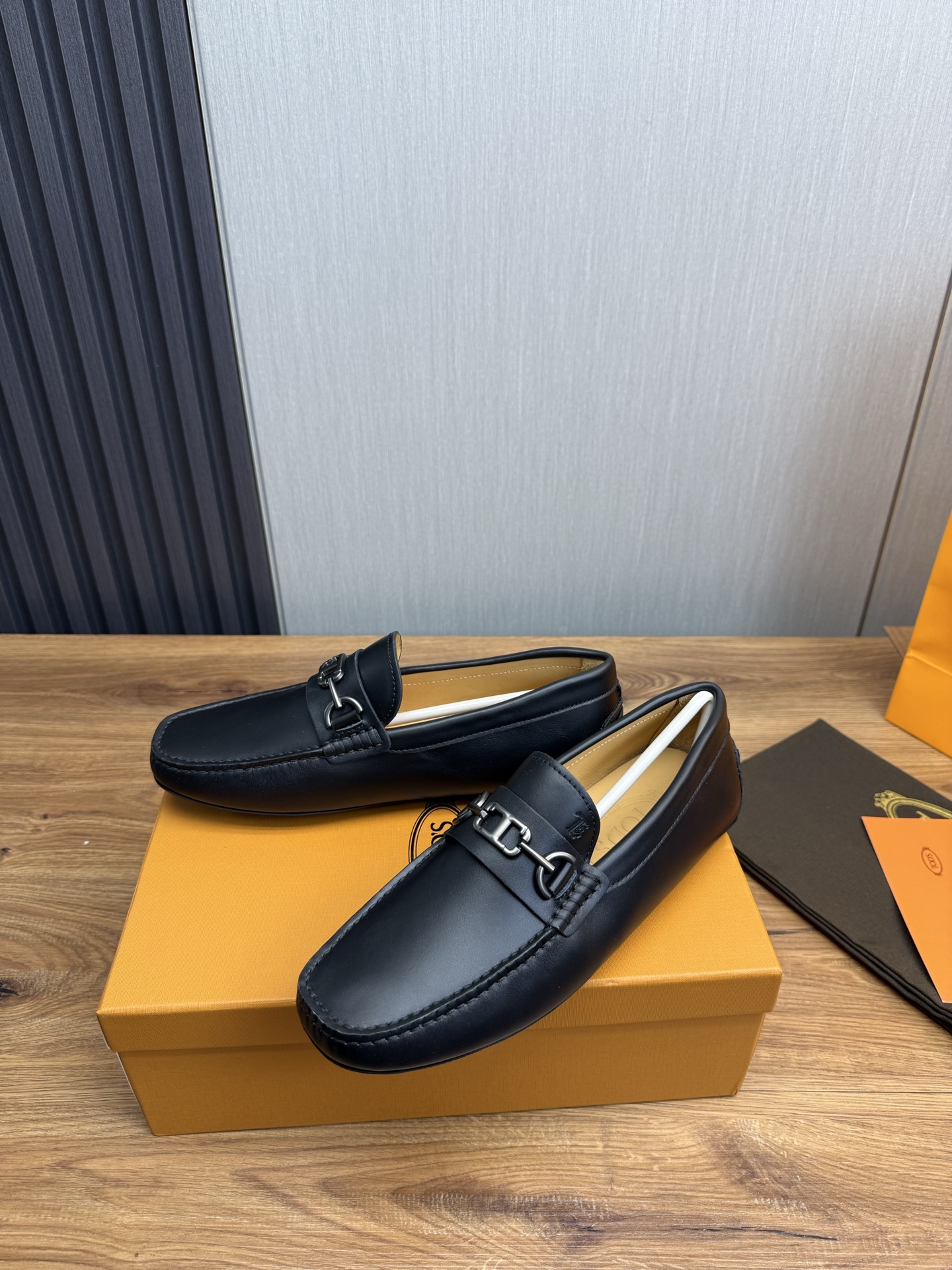 TOD'S Classic Driving Loafers: Stylish, Comfortable, and High-Quality 4 i1745525202846 7467 0 3