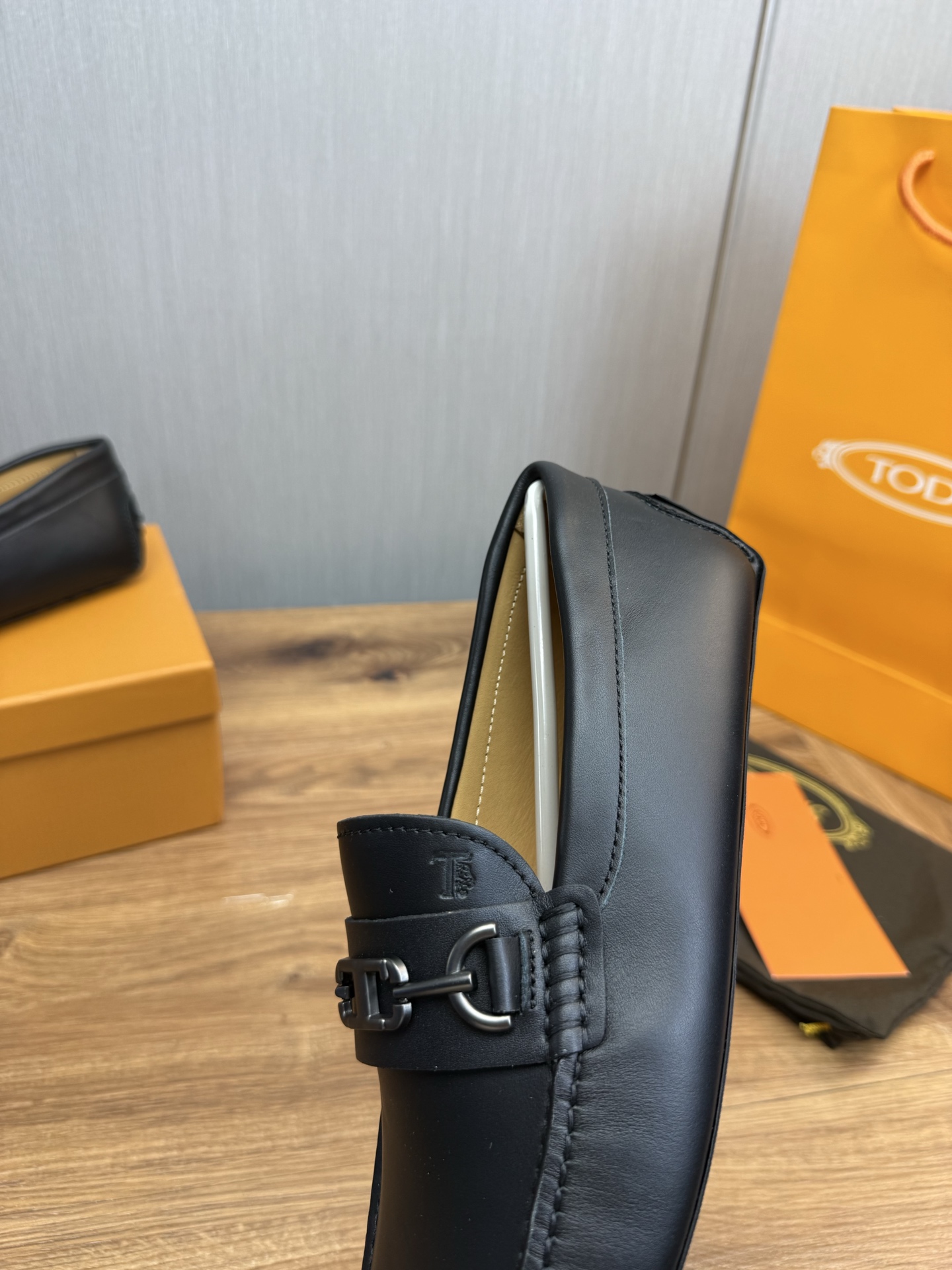 TOD'S Classic Driving Loafers: Stylish, Comfortable, and High-Quality 10 i1745525202892 5960 0 8