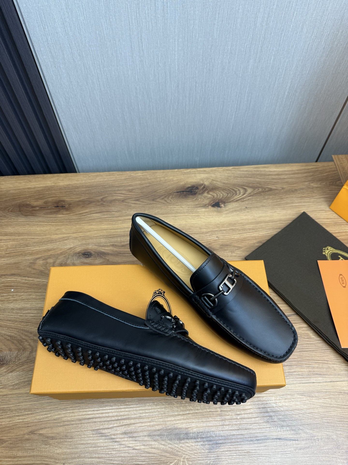 TOD'S Classic Driving Loafers: Stylish, Comfortable, and High-Quality 7 i1745525202975 6466 0 4