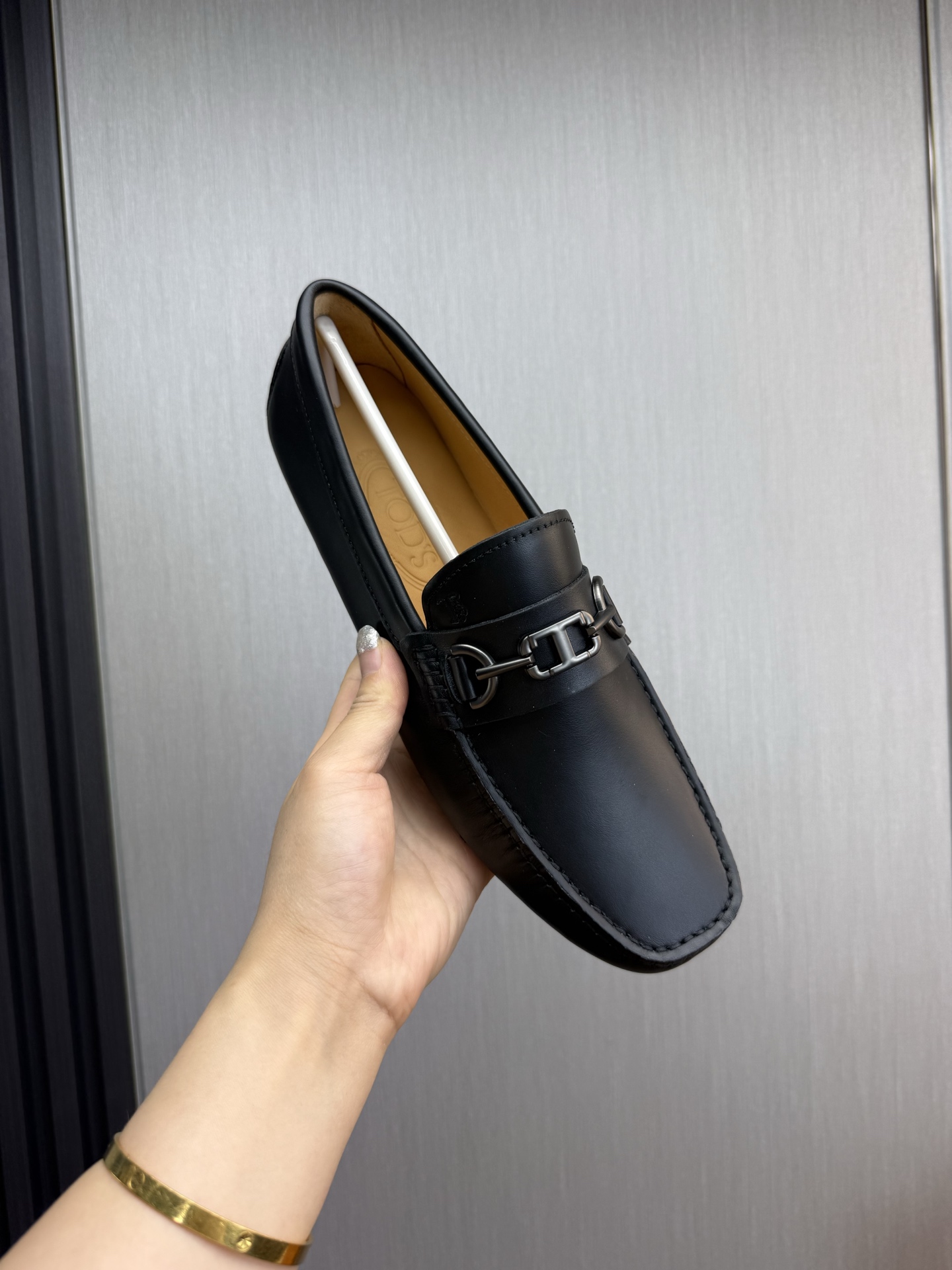 TOD'S Classic Driving Loafers: Stylish, Comfortable, and High-Quality 9 i1745525204609 1947 0 2