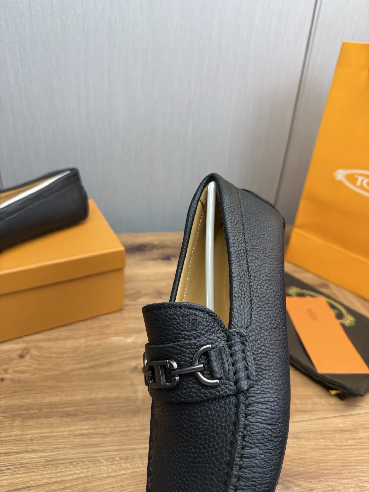 TOD'S Classic Driving Loafers: Casual, Stylish, and Comfortable Shoes 10 i1745525289606 7295 0 9