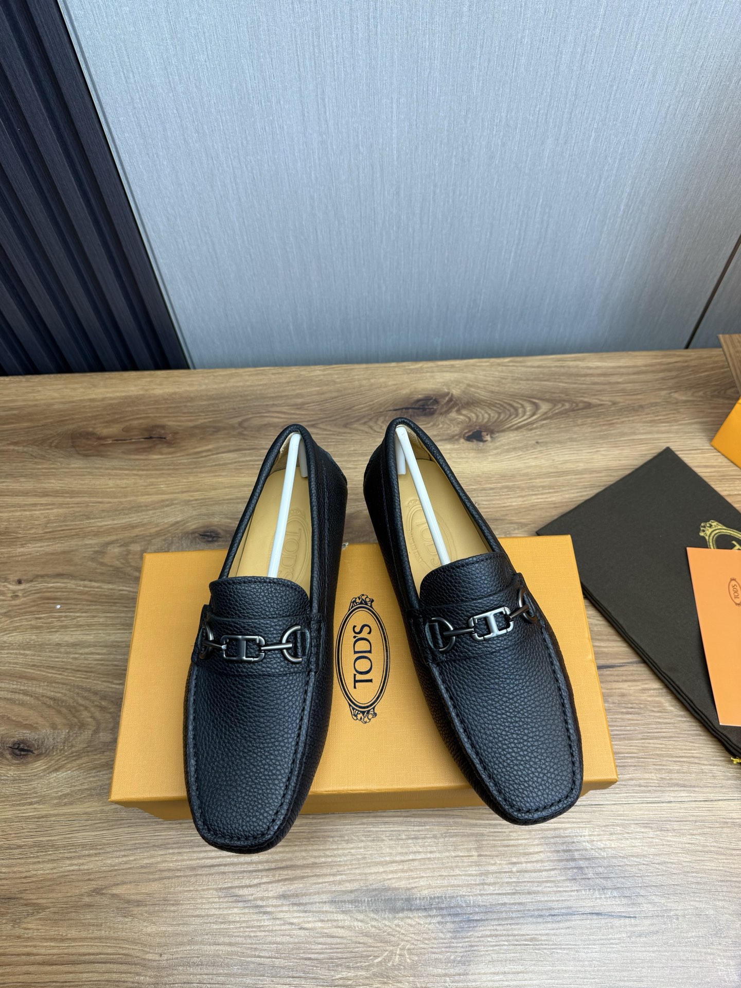 TOD'S Classic Driving Loafers: Casual, Stylish, and Comfortable Shoes 3 i1745525289656 3141 0 3