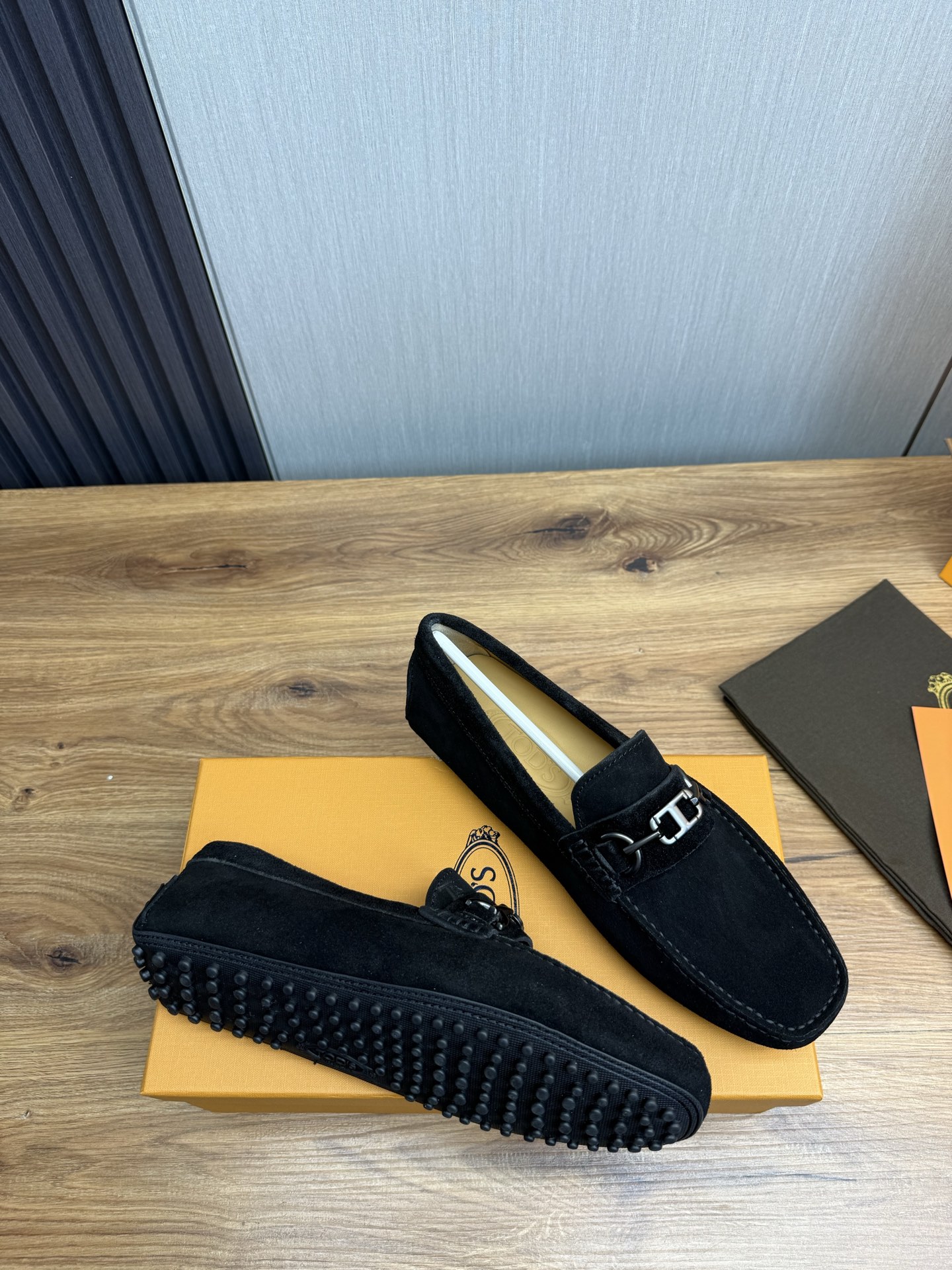 TOD'S Classic Suede Driving Loafers for Men - Comfortable & Stylish 7 i1745525359766 8889 0 5