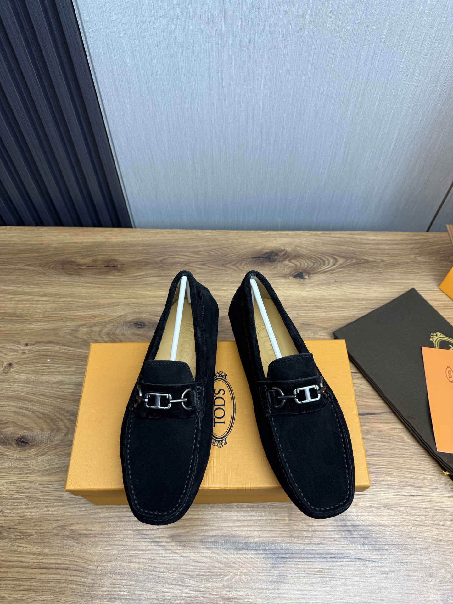 TOD'S Classic Suede Driving Loafers for Men - Comfortable & Stylish 3 i1745525359823 9744 0 3