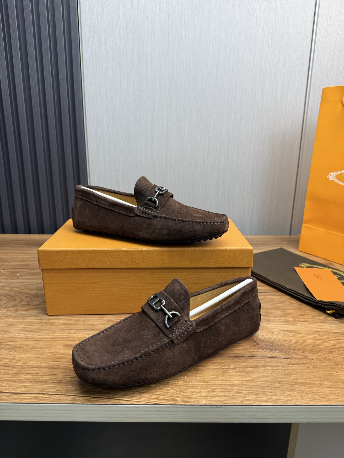 TOD'S Classic Driving Loafers - Casual, Stylish, and Comfortable 5 i1745525419634 1713 0 6