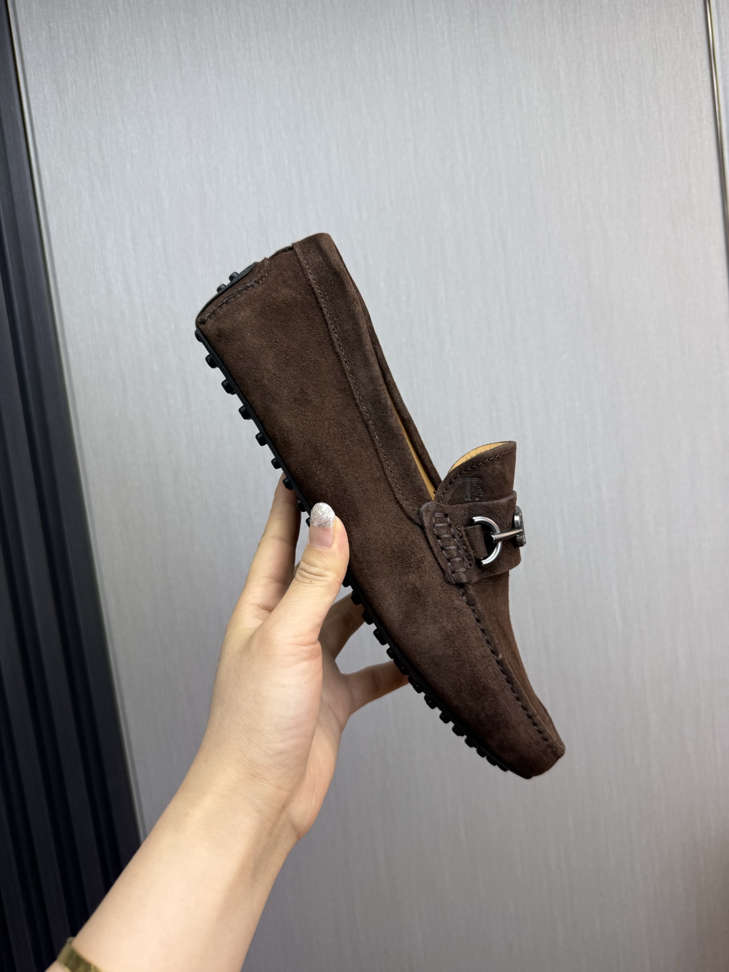 TOD'S Classic Driving Loafers - Casual, Stylish, and Comfortable 8 i1745525422785 483 0 0