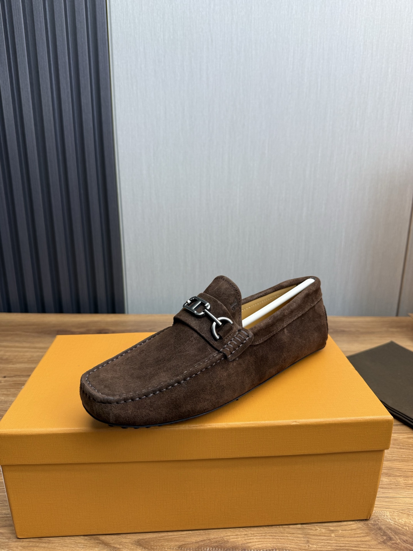 TOD'S Classic Driving Loafers - Casual, Stylish, and Comfortable 2 i1745525422786 8143 0 7