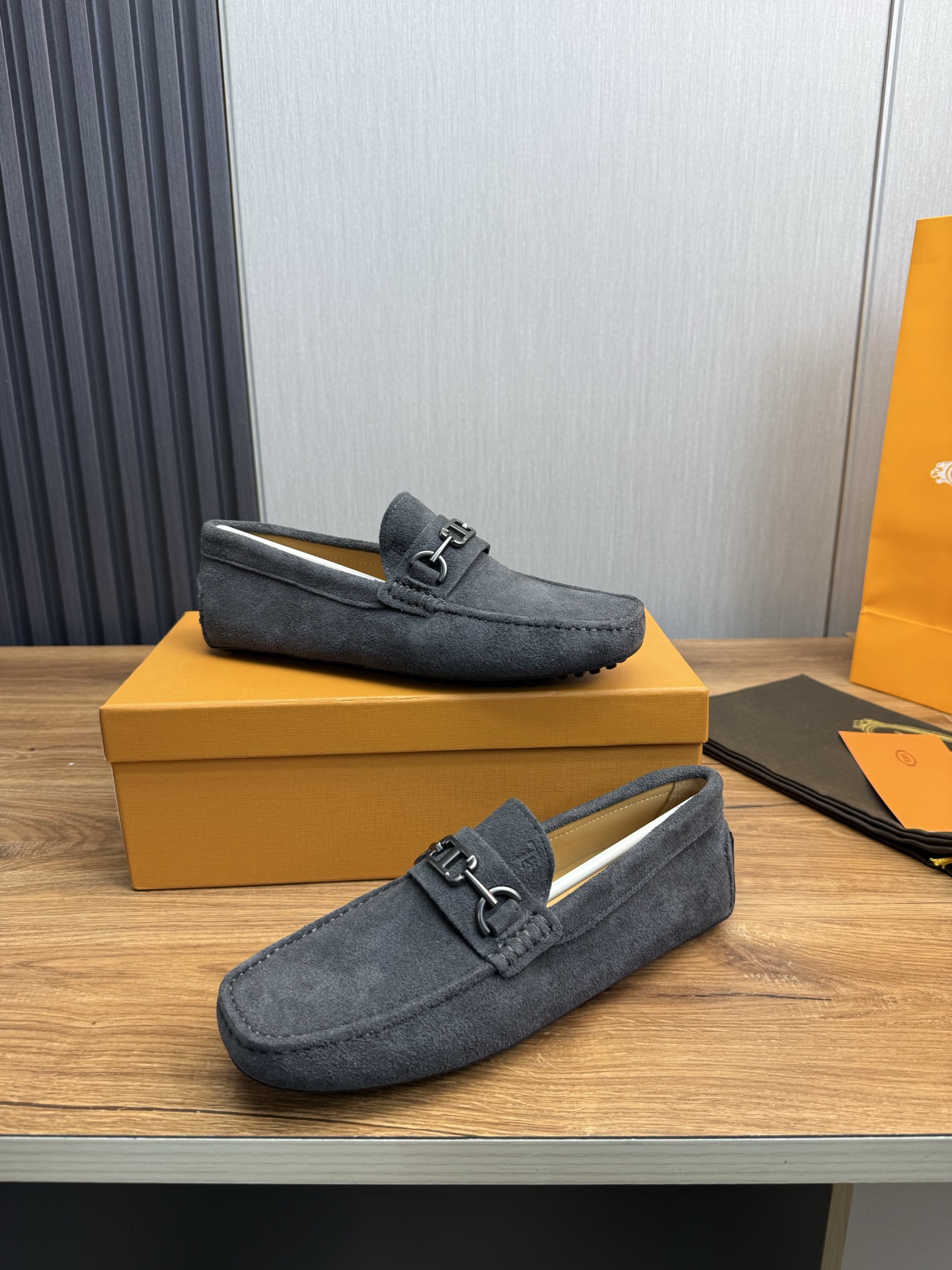 TOD'S Classic Driving Moccasins: Casual, Stylish, and Comfortable Slip-Ons 5 i1745525459938 8473 0 8