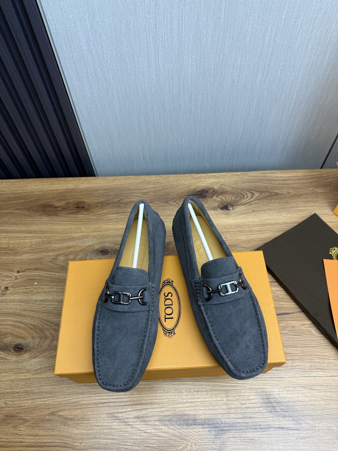 TOD'S Classic Driving Moccasins: Casual, Stylish, and Comfortable Slip-Ons 3 i1745525460063 9172 0 3