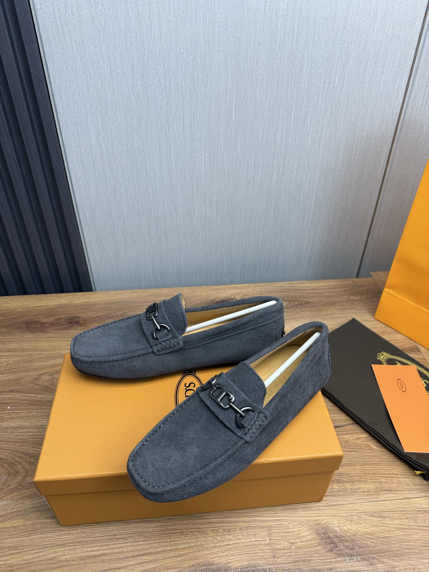 TOD'S Classic Driving Moccasins: Casual, Stylish, and Comfortable Slip-Ons 4 i1745525460111 6662 0 4