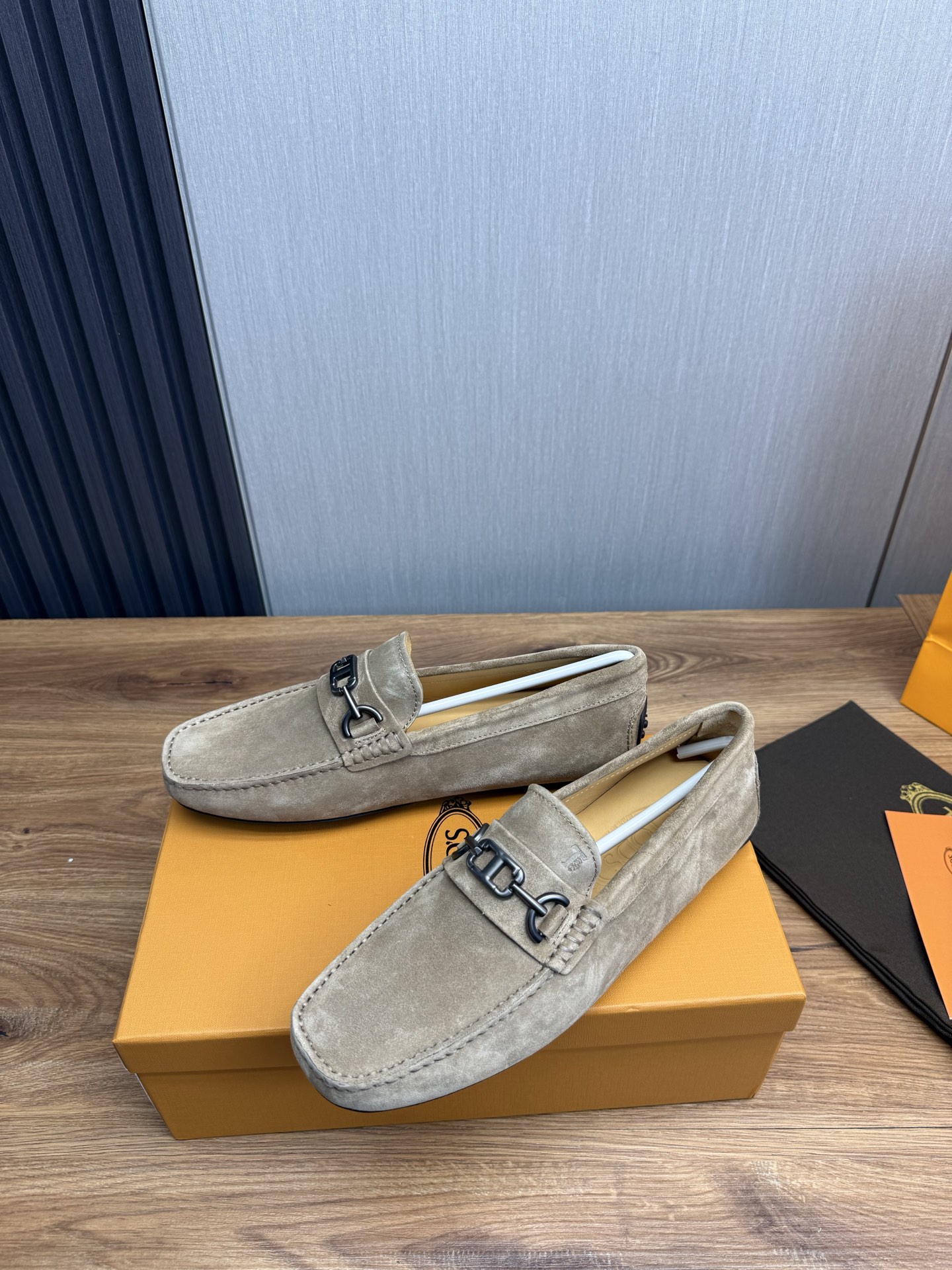 TOD'S Classic Driving Moccasins - Casual Style & Comfort, Quality Leather 4 i1745525504386 3285 0 4